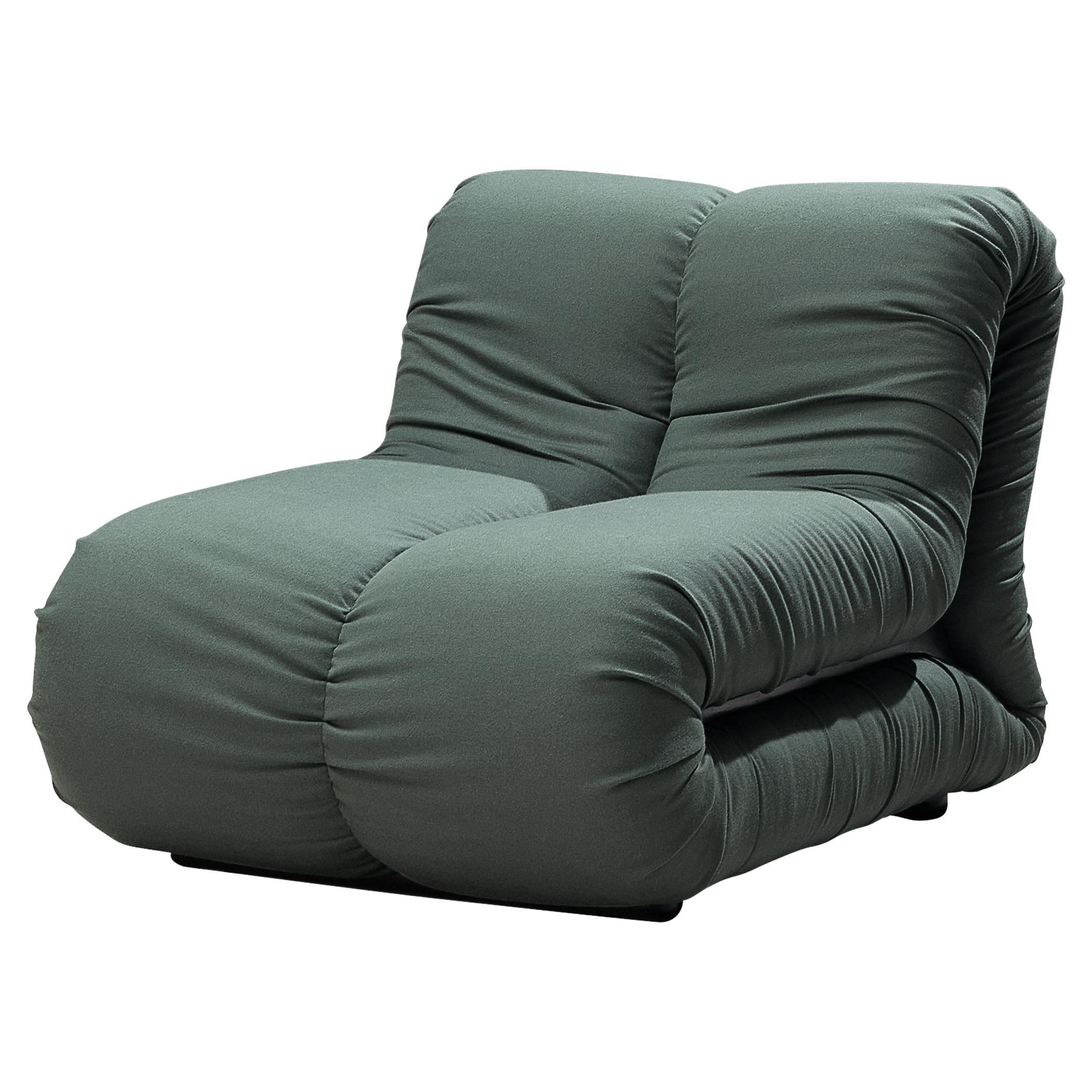 Claudio Vagnoni pour 1P 'Pagru' fauteuil de salon en tissu vert 