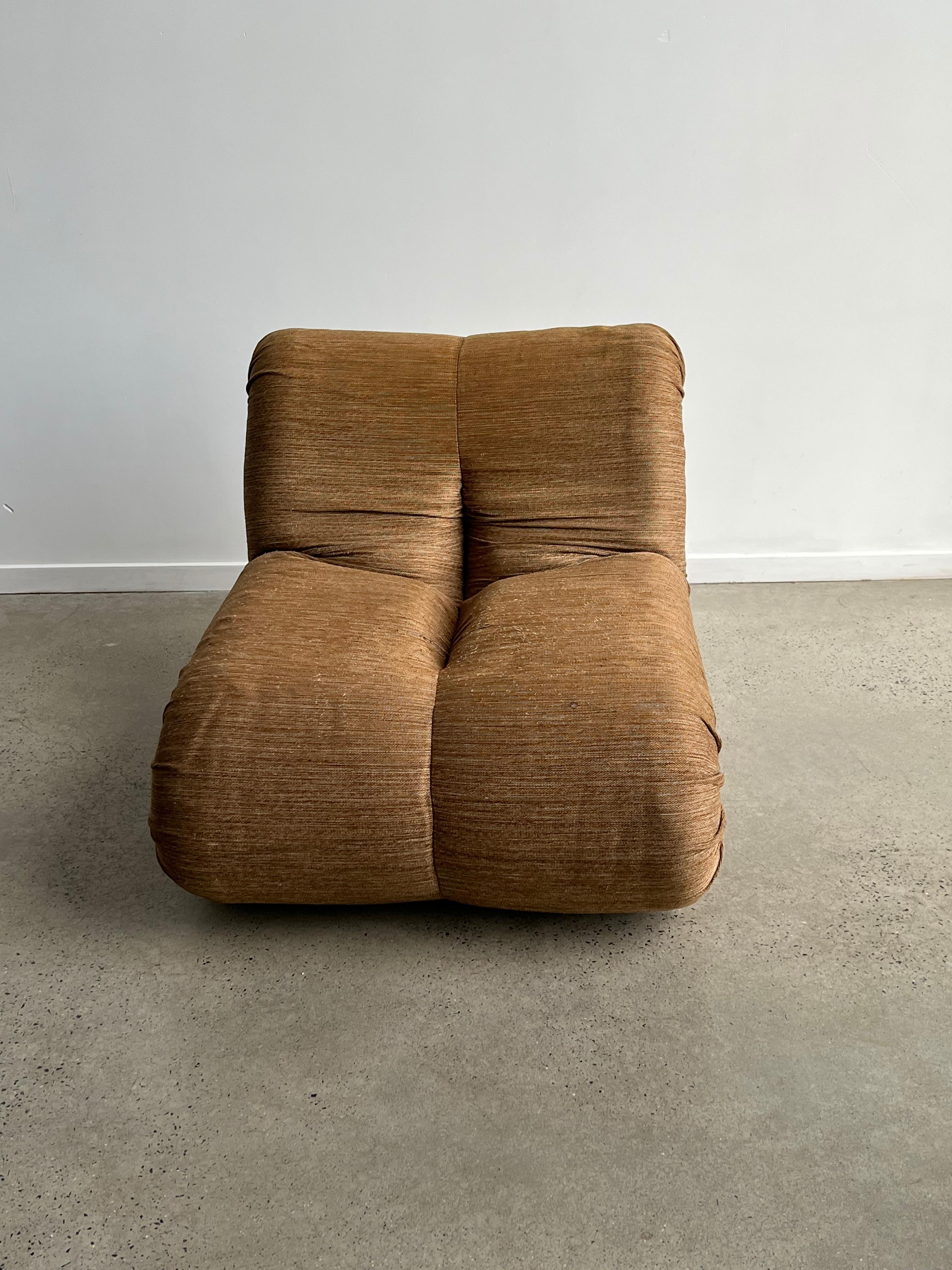 Mid-20th Century Claudio Vagnoni for 1P, 'Pagru' Lounge Chair in Original Brow Fabric, 1960s