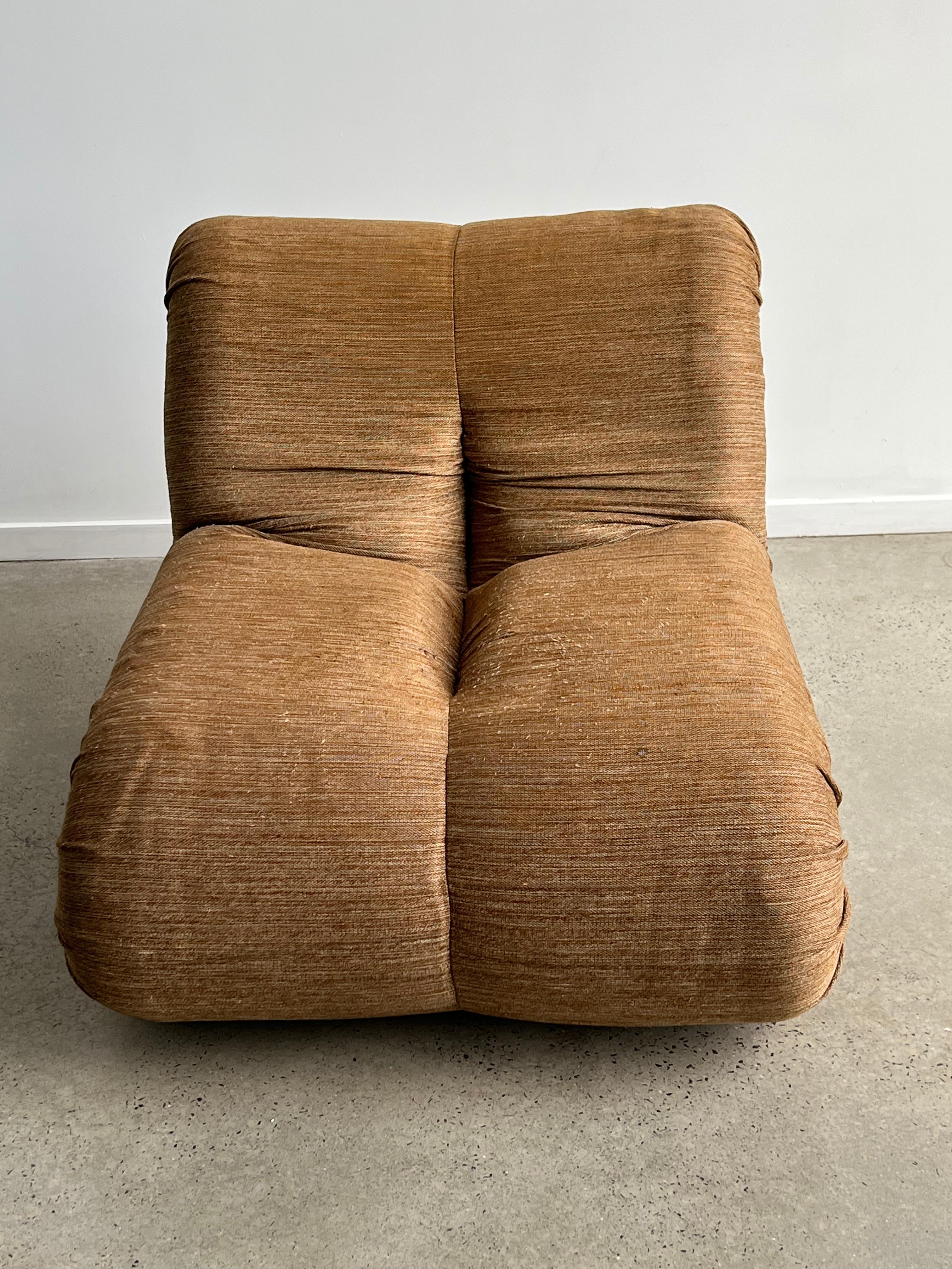 Claudio Vagnoni for 1P, 'Pagru' Lounge Chair in Original Brow Fabric, 1960s 1