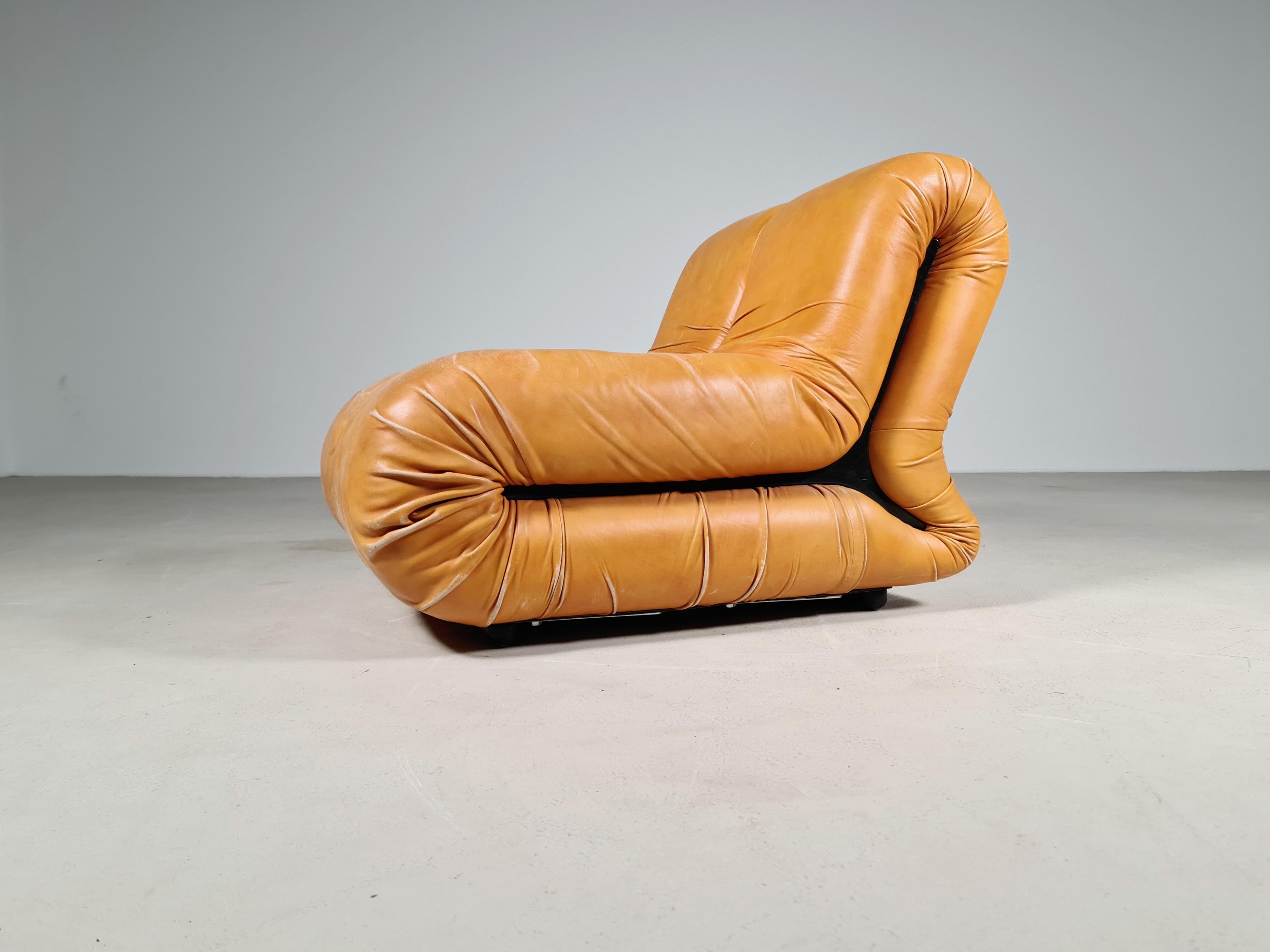 Italian Claudio Vagnoni for 1P, 'Pagru' Lounge Chair in Original cognac Leather