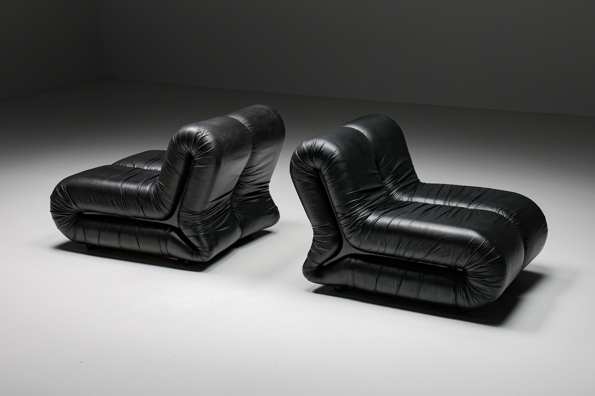 Claudio Vagnoni for 1P Pair of 'Pagru' Lounge Chairs in Black Leather, 1960 In Excellent Condition In Antwerp, BE