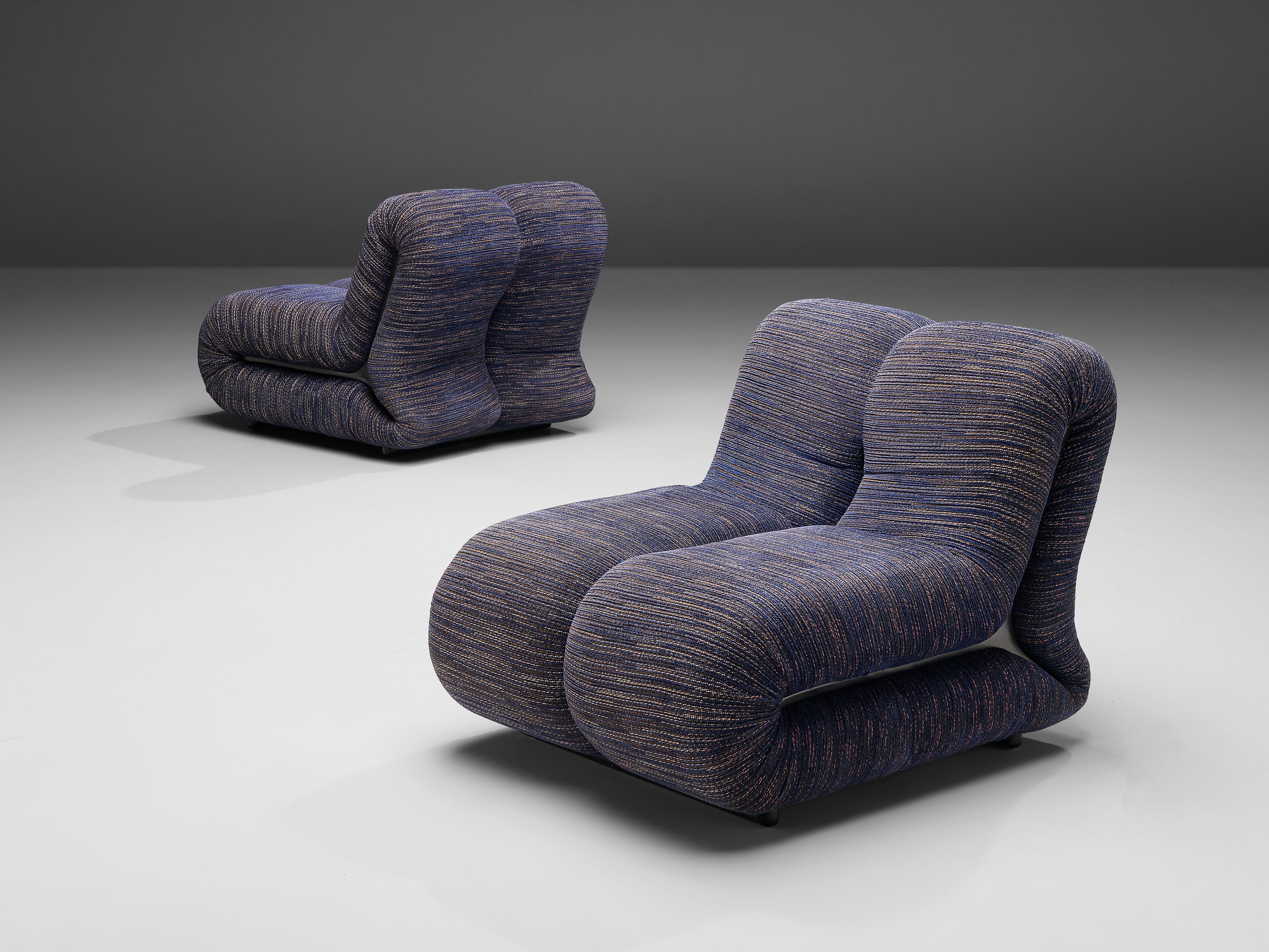 Claudio Vagnoni for 1P Pair of 'Pagru' Lounge Chairs in Blue Upholstery In Good Condition In Waalwijk, NL