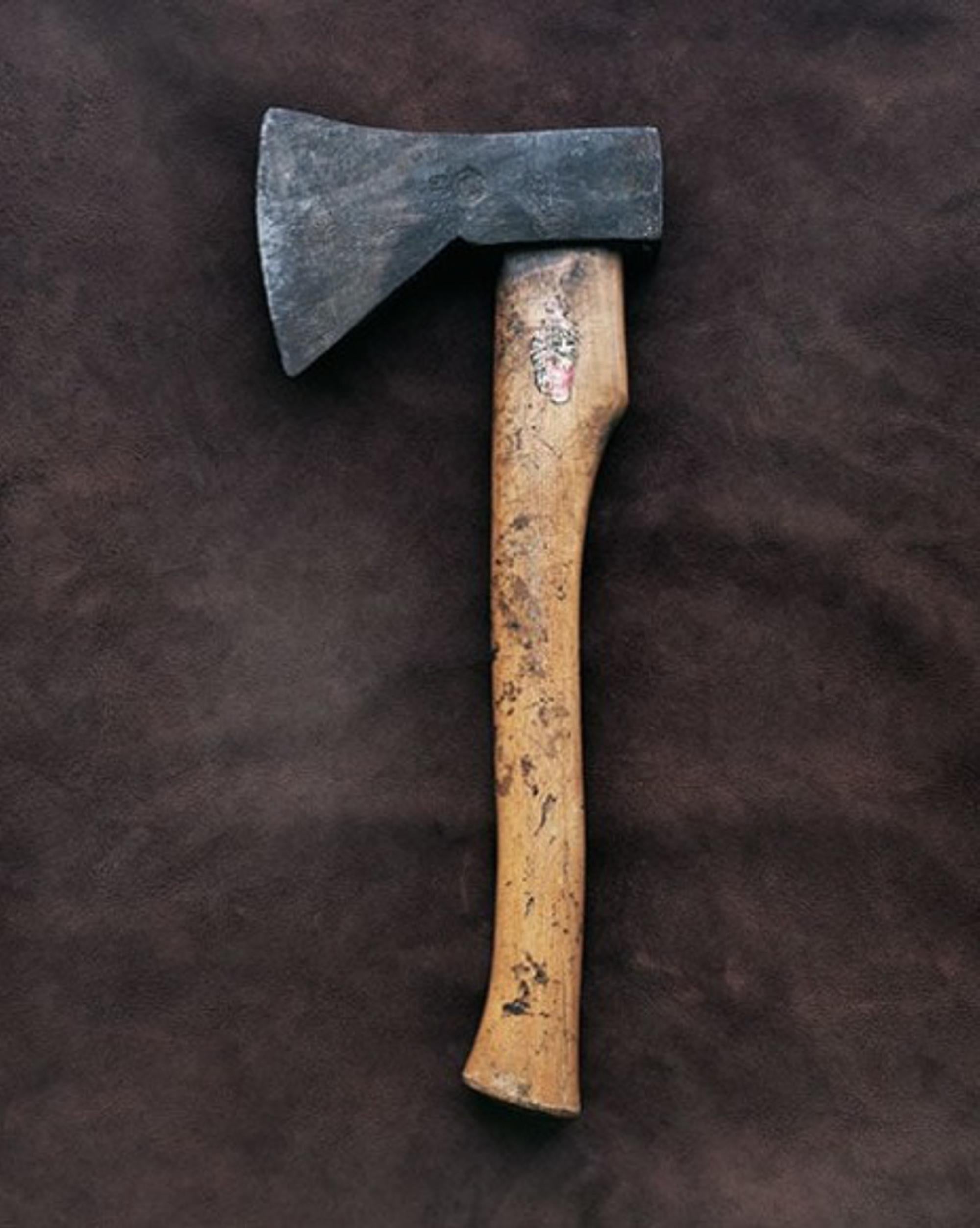 Figurative Photograph di Claus Goedicke - Ax (Natura morta, Oggetto quotidiano, 30% di sconto sul prezzo di listino - SOLO PER UN TEMPO LIMITATO)