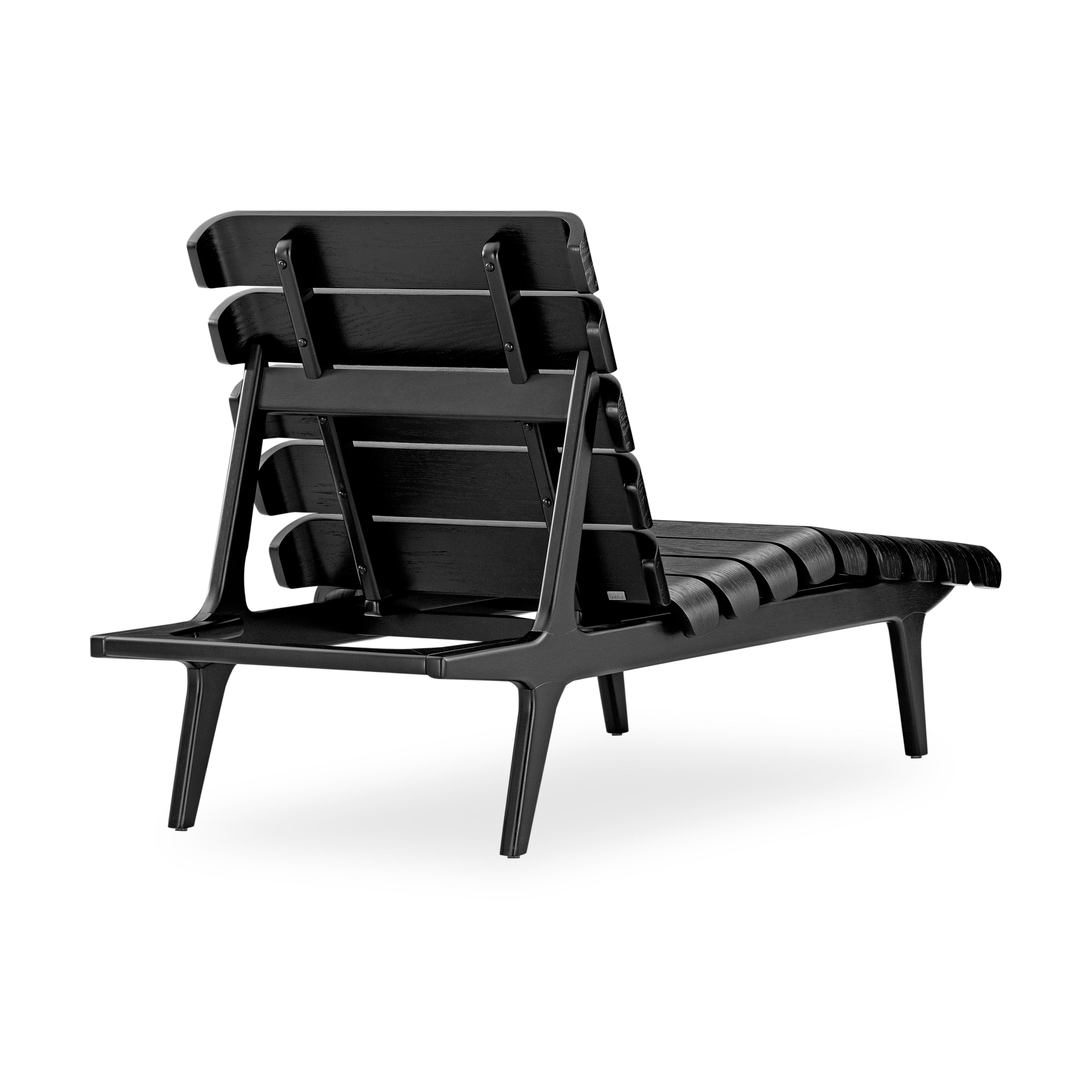 Modern Black Oak Slatted Indoor Chaise with Sculpted Frame – Clave Collection For Sale
