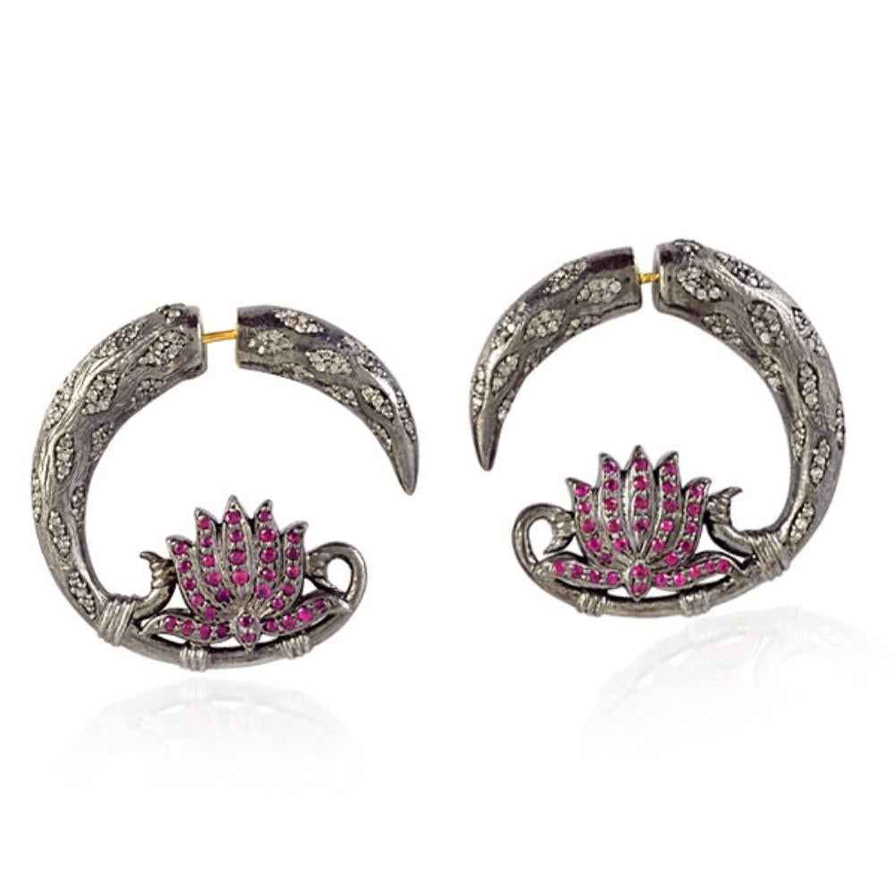 Claw & Flower Shaped Tunnel Earring With Ruby & Diamonds In 18k Gold & Silver In New Condition For Sale In New York, NY