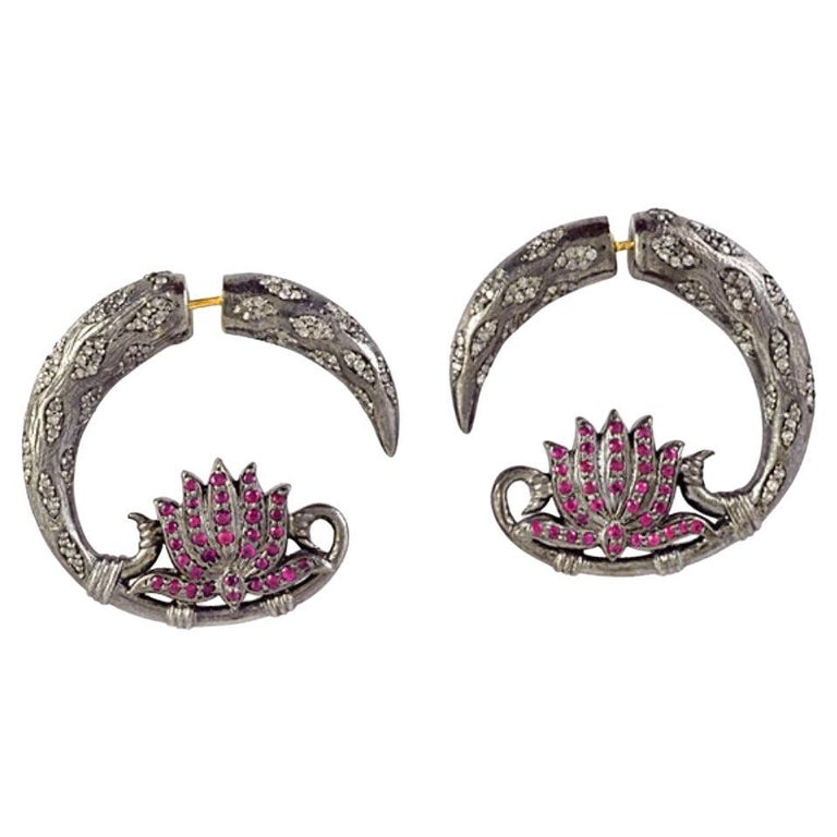 Claw and Flower Shaped Tunnel Earring With Ruby and Diamonds In 18k Gold and Silver For Sale at