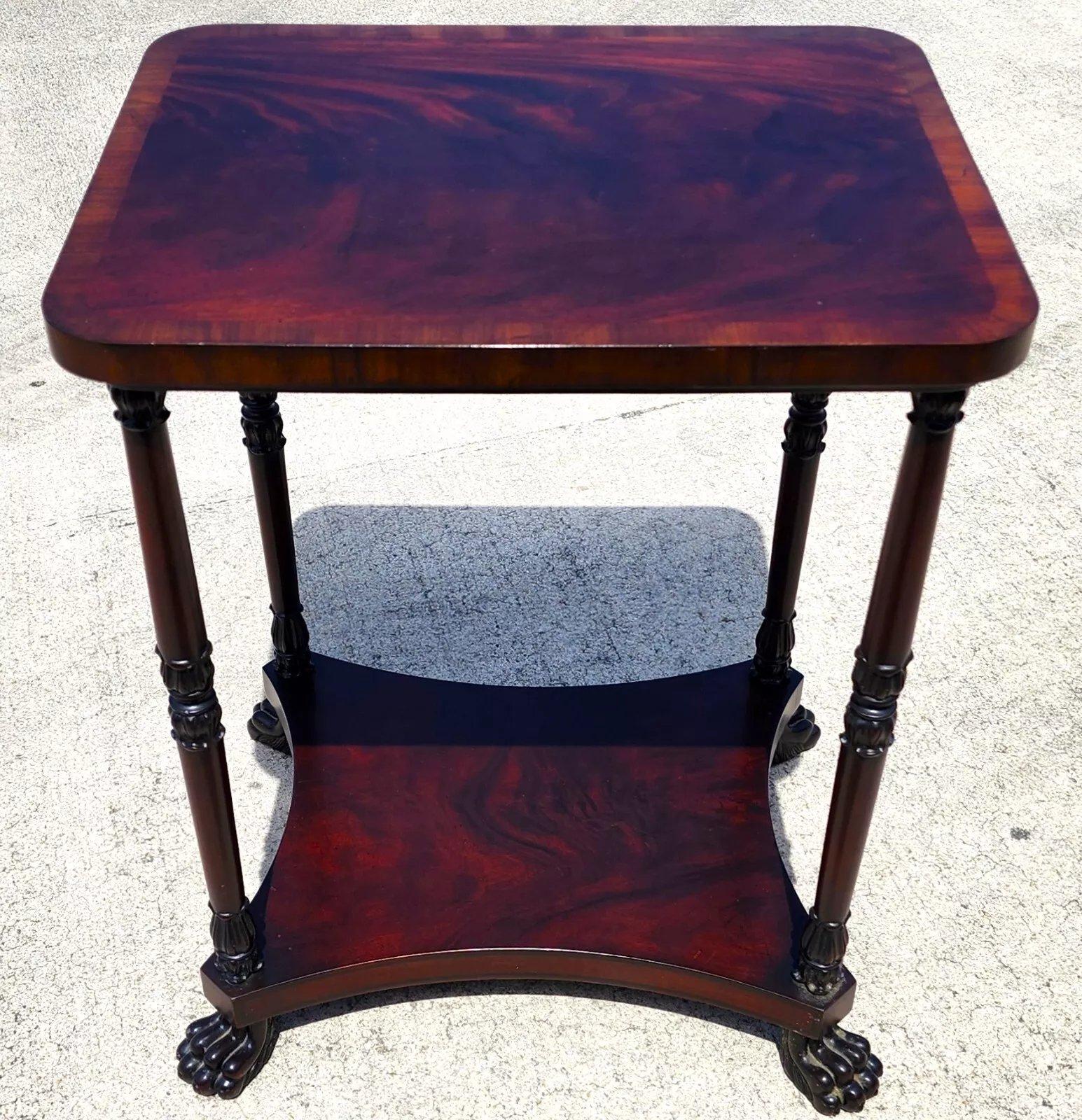 Beistelltisch mit Klauenfuß von Hickory Chair Co, Vintage im Zustand „Gut“ im Angebot in Lake Worth, FL
