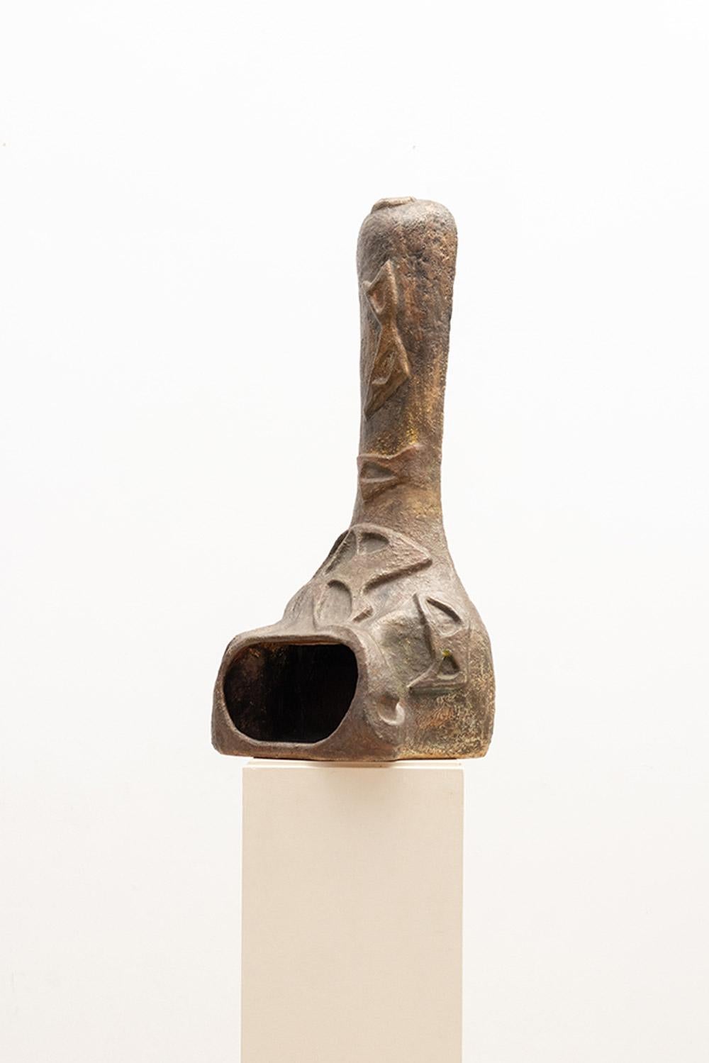 Scultura da parete in argilla smaltata policroma italiana con decorazione a rilievo.
Monogramato CM e datato 1957 Torino.

Non esitare a contattarci per qualsiasi altra informazione. Saremo lieti di assisterti in ogni modo possibile.