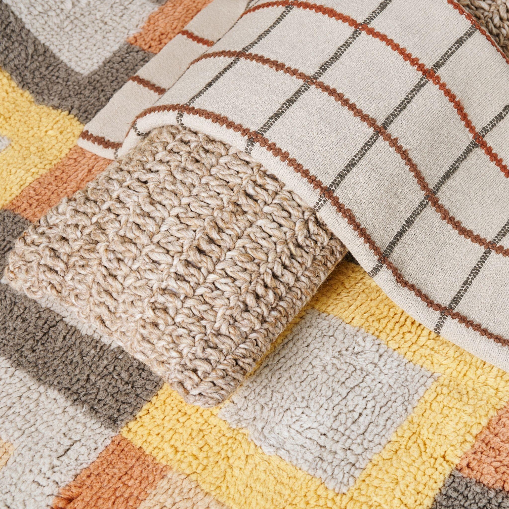 XXIe siècle et contemporain Clay Beige Brown Checks Pattern Handloom Modern Artisanal en vente