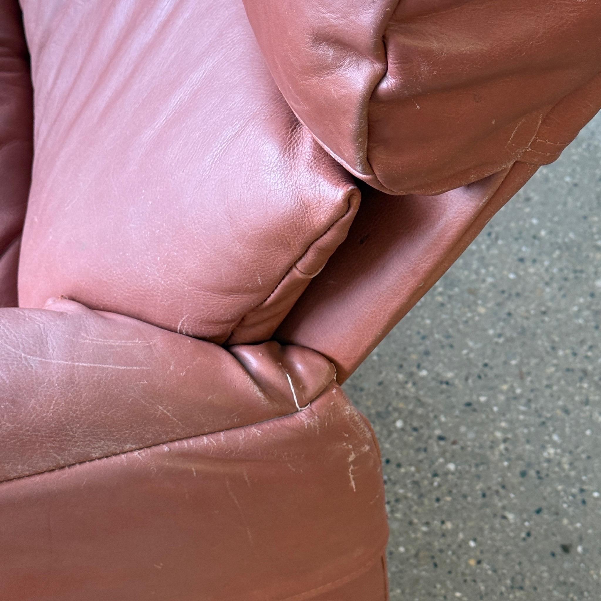 Italiano Clay Leather Lounge Chair di Giovanni Offredi per Saporiti in vendita