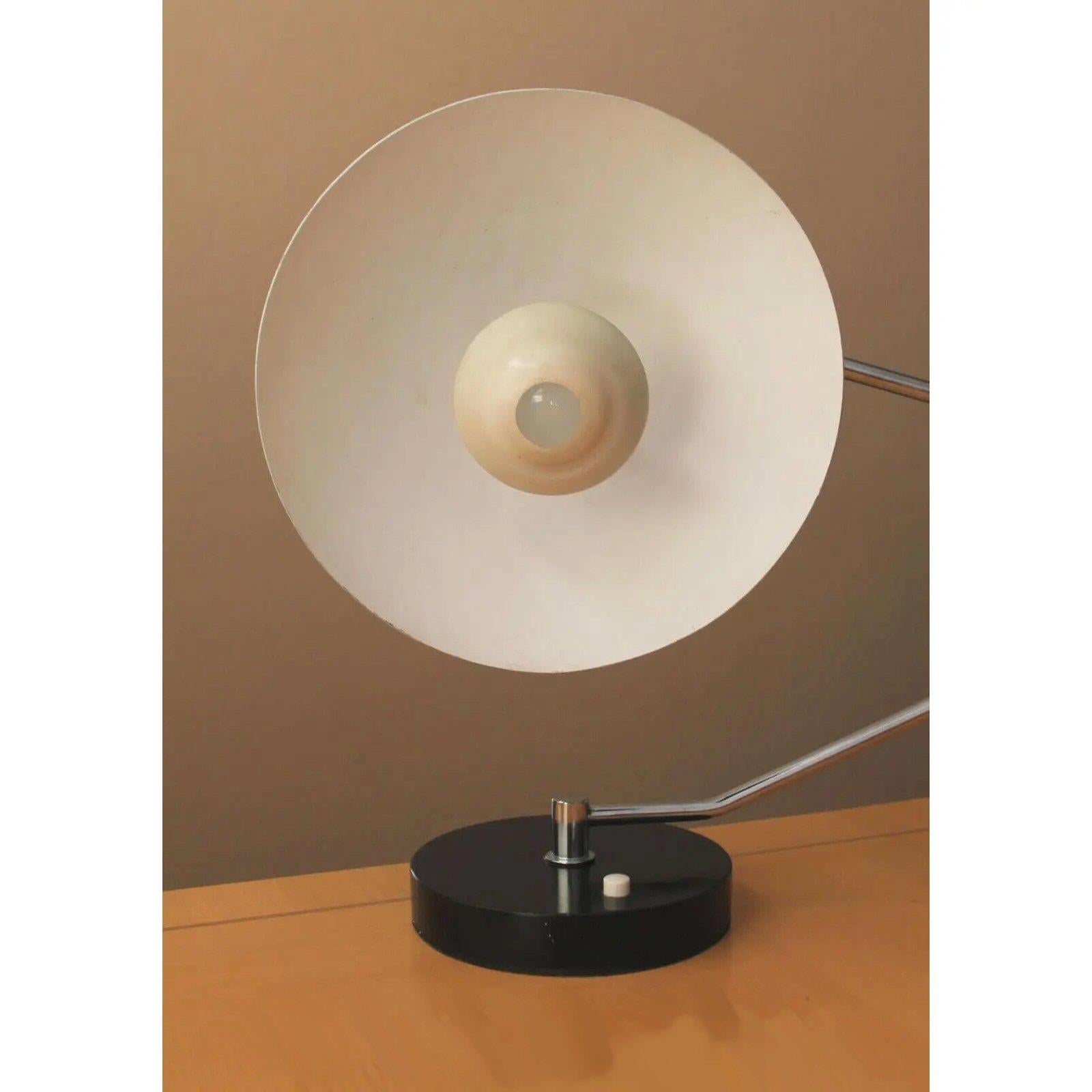 Knoll Clay Michie Swing Arm Saucer Schreibtischlampe, 1950er Jahre Mid Century Atomic MCM Deko-Schreibtischlampe (Metall) im Angebot