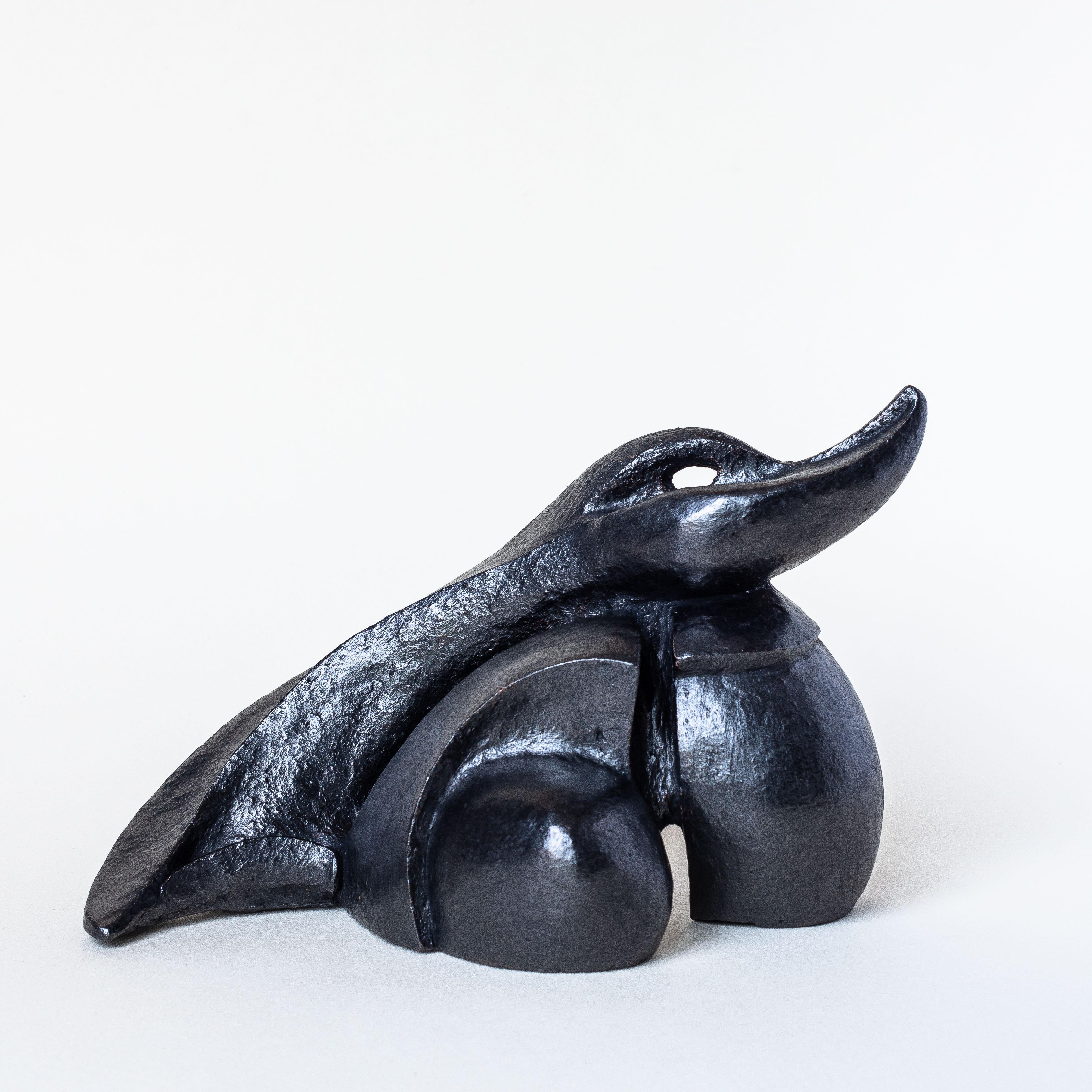 Scultura in argilla Cigno astratto, grafite nera anni '70.

Opera anonima di un artista francese, non firmata.

Questa scultura in argilla nera patinata con grafite, risalente agli anni '70, è una rappresentazione stilizzata di un cigno,