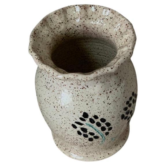 Vase en terre cuite de Studio Pottery peint à la main dans les années 1970