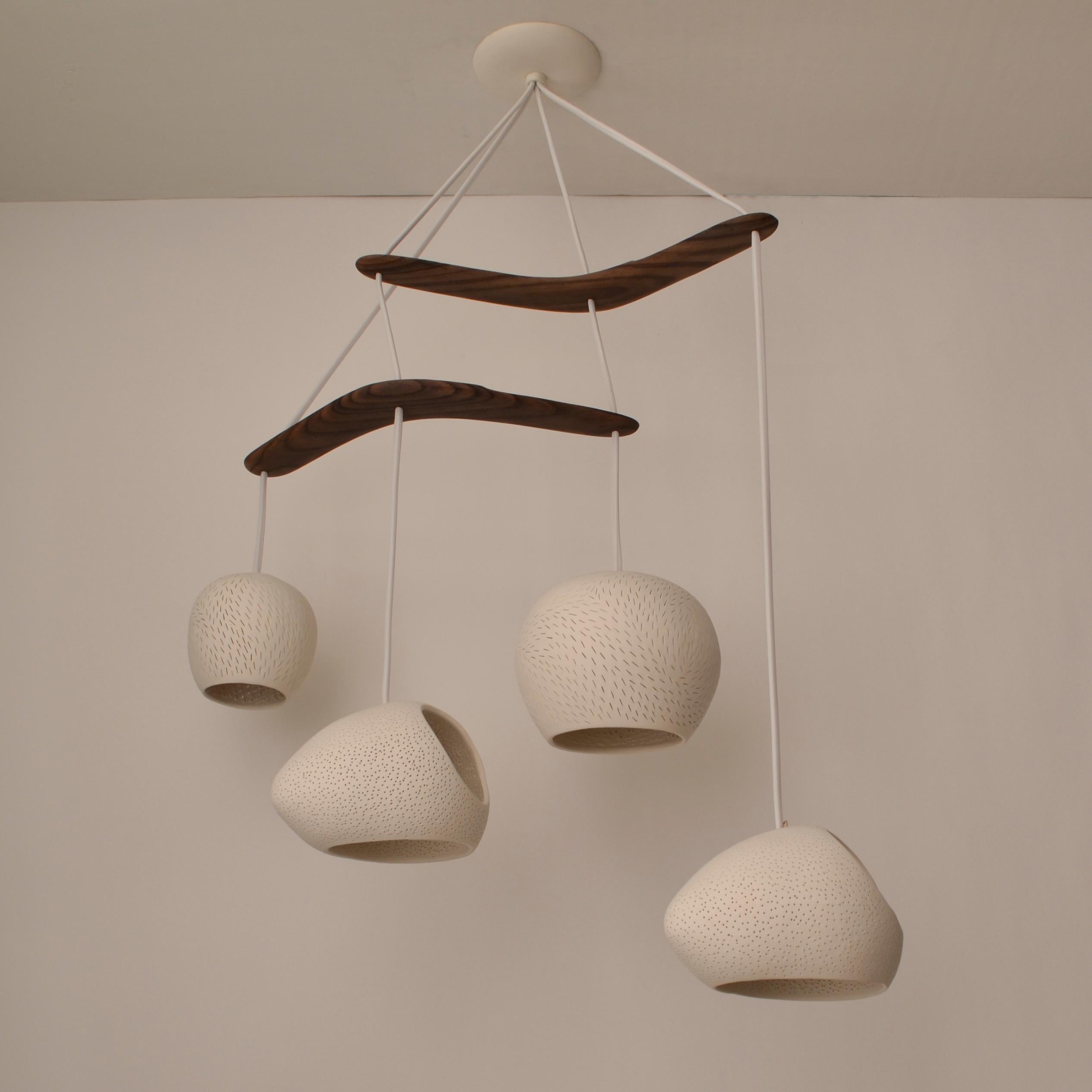 CLAYLIGHT BOOMERANG LARGE • Lustre moderne  Pendentif à quatre lumières  Céramique en vente 8