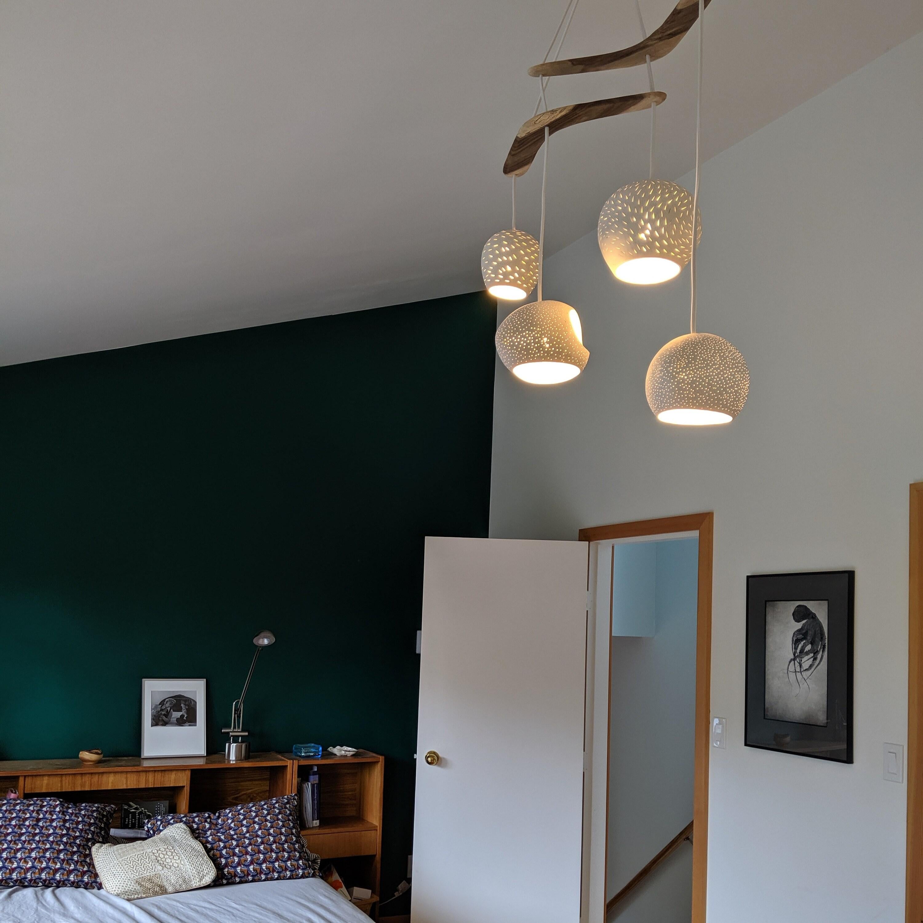 XXIe siècle et contemporain CLAYLIGHT BOOMERANG LARGE • Lustre moderne  Pendentif à quatre lumières  Céramique en vente