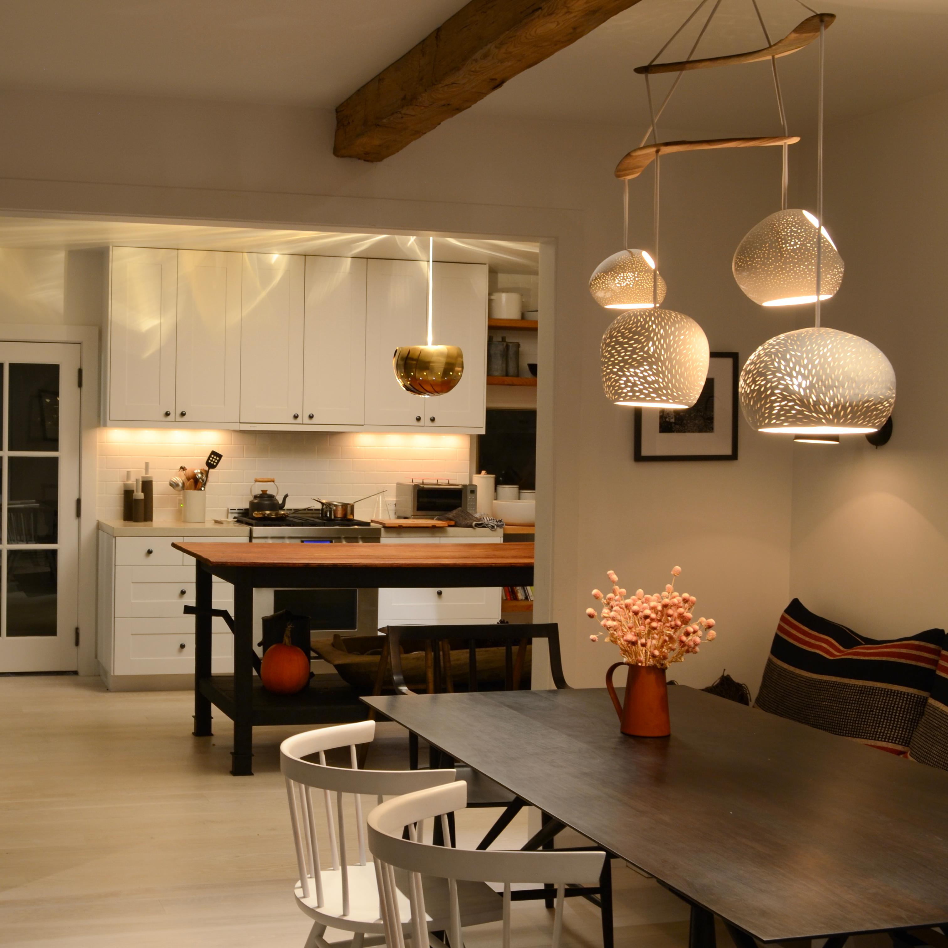 Organic Modern CLAYLIGHT BOOMERANG XL   Four Light Pendant Chandelier  White Ceramic For Sale