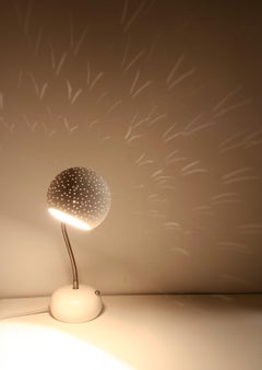 Claylight Stachelschwein-Tischlampe – Punktmuster: Handgefertigte Schreibtischlampe aus Keramik