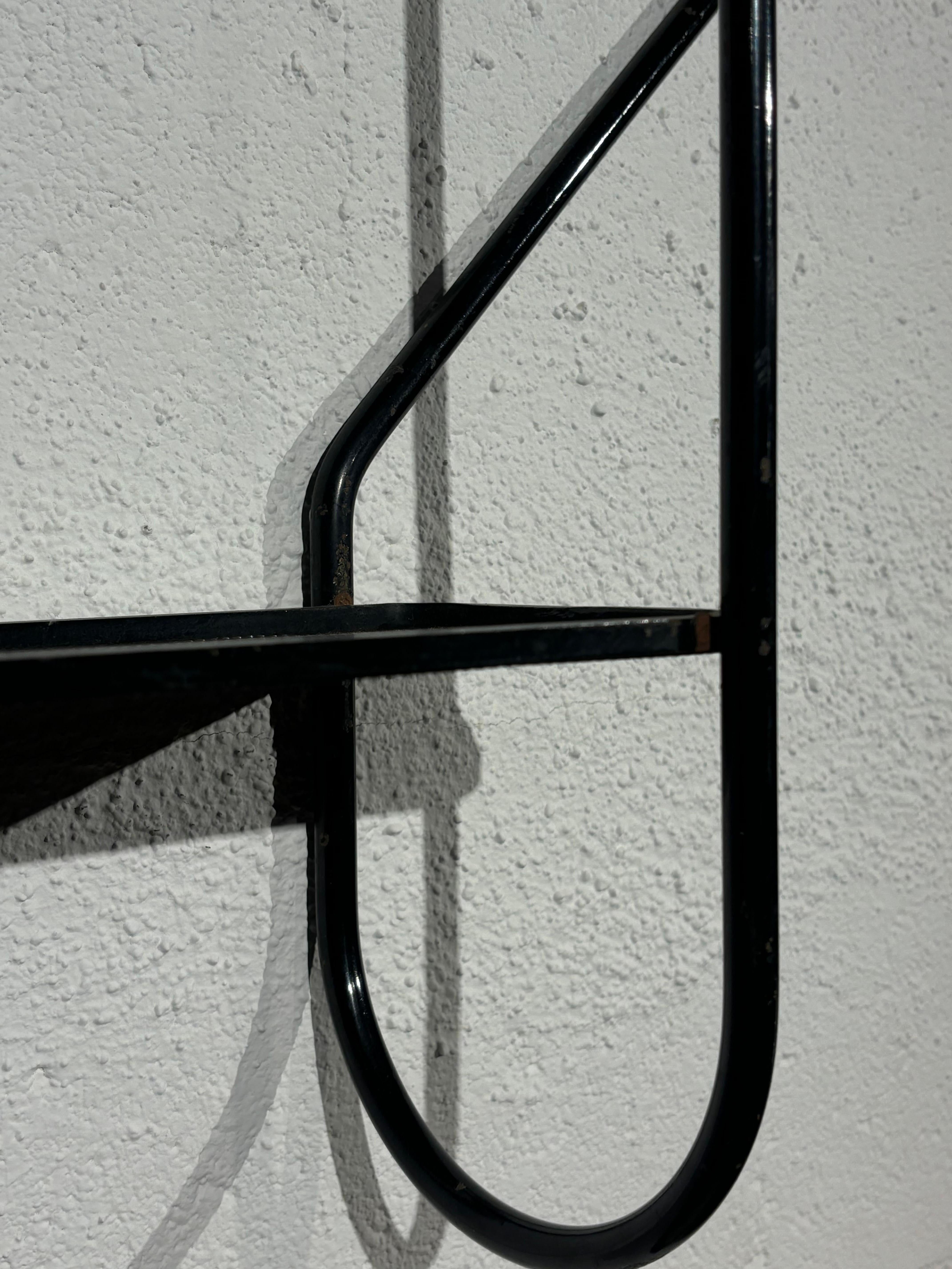 Estanterías Clé de sol de Mathieu Matégot en venta 5