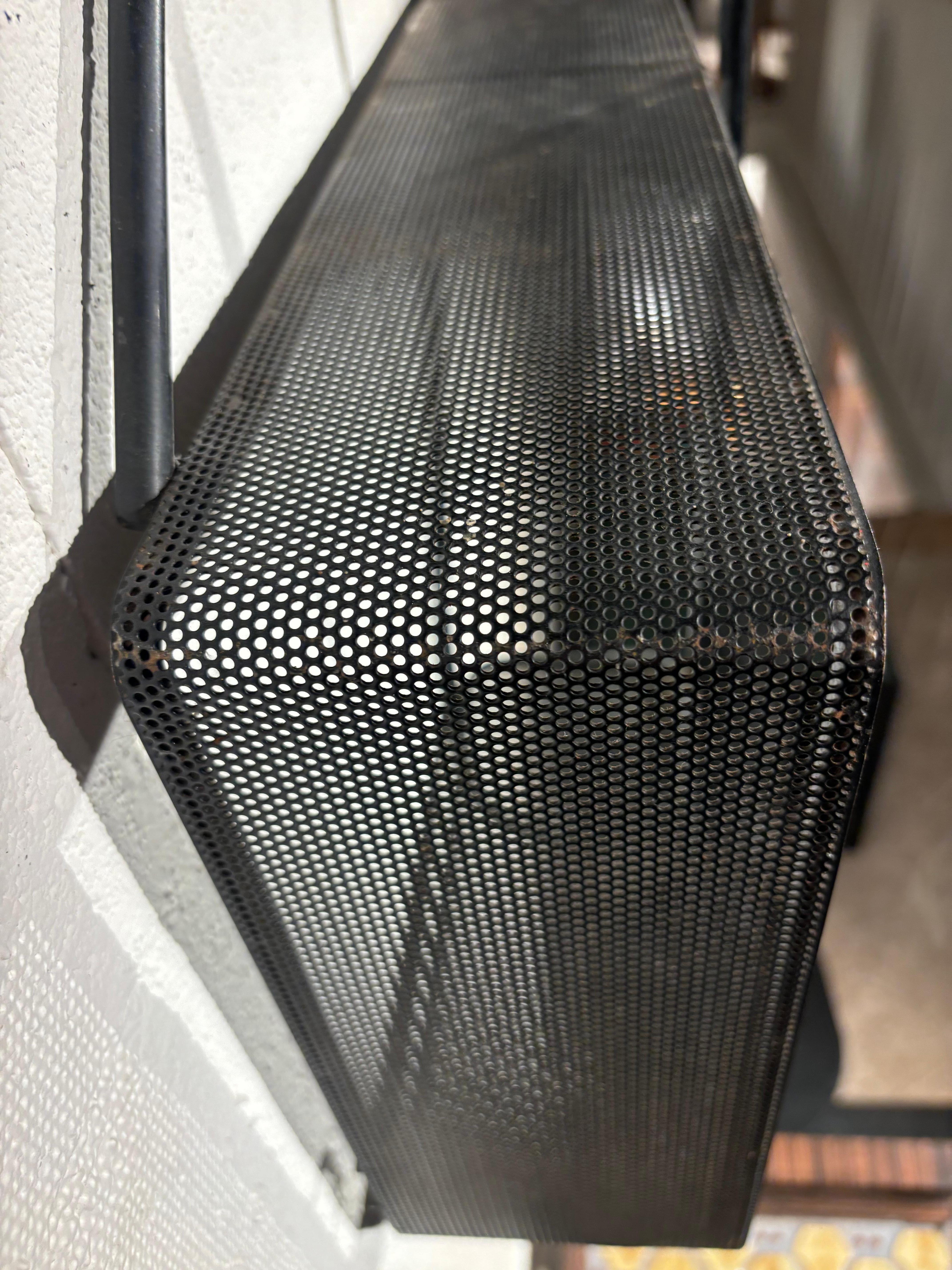 Estanterías Clé de sol de Mathieu Matégot en venta 10