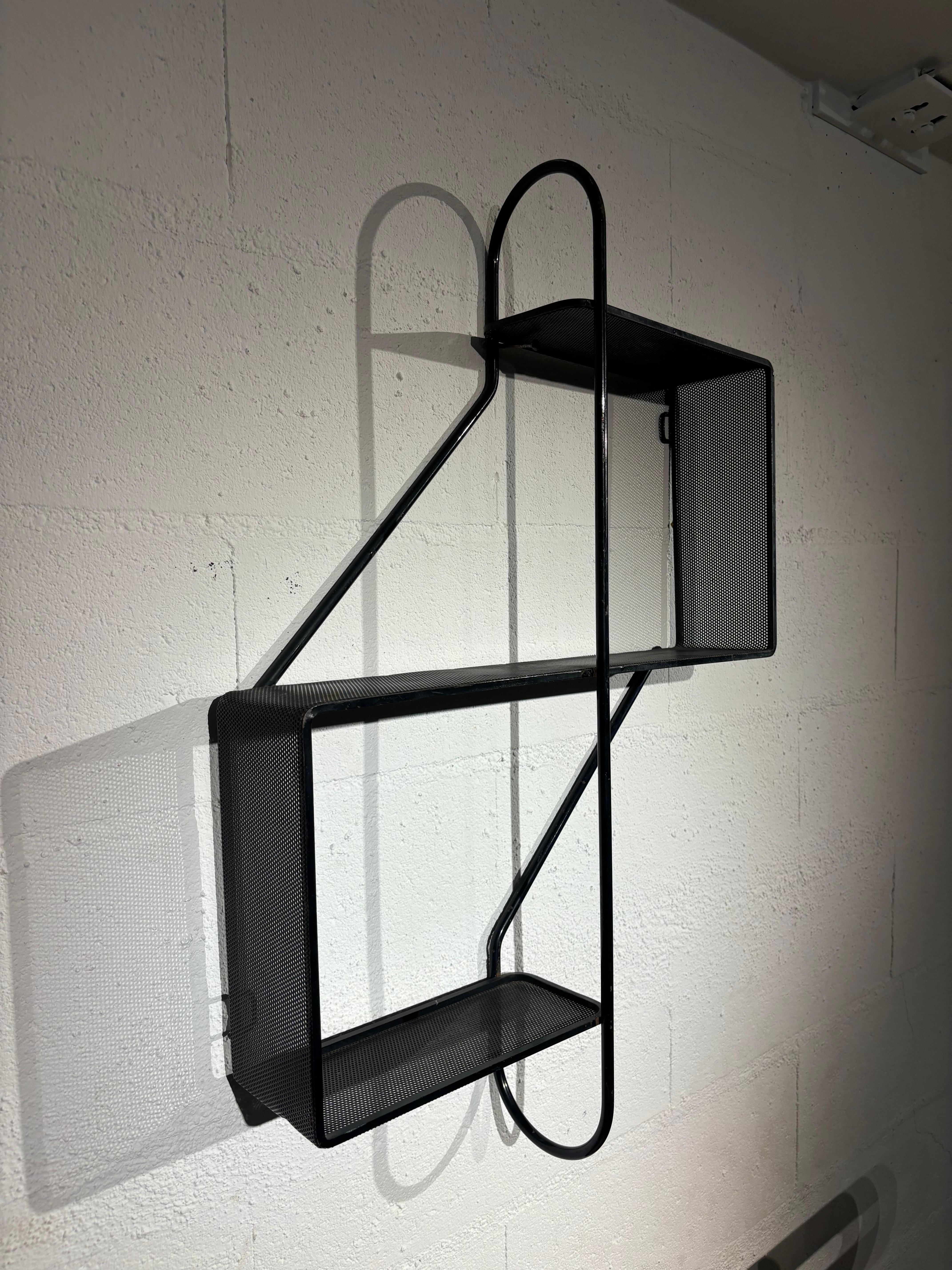 Estanterías Clé de sol de Mathieu Matégot en Bueno estado para la venta en SAINT-OUEN-SUR-SEINE, FR