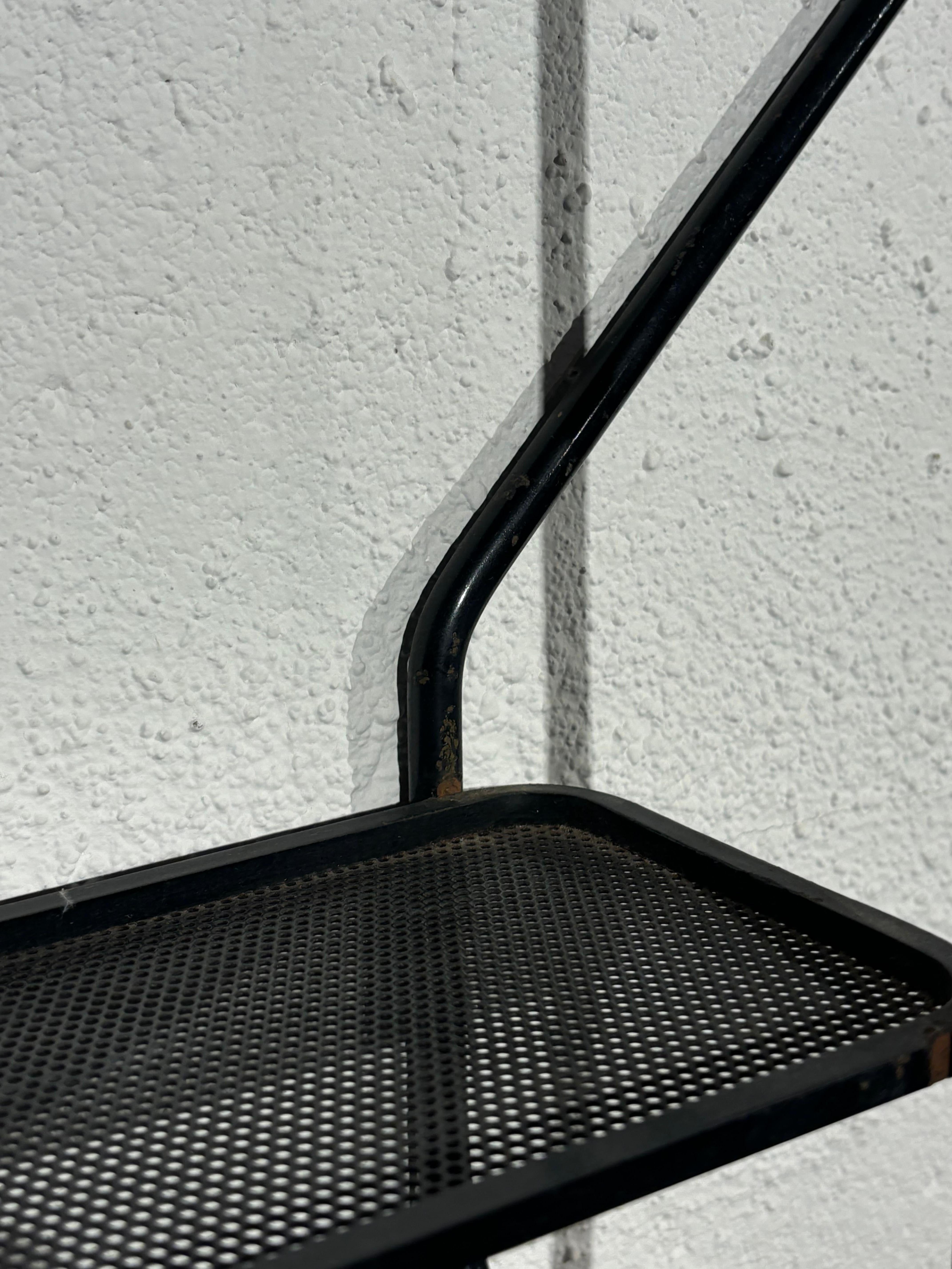 Estanterías Clé de sol de Mathieu Matégot en venta 1