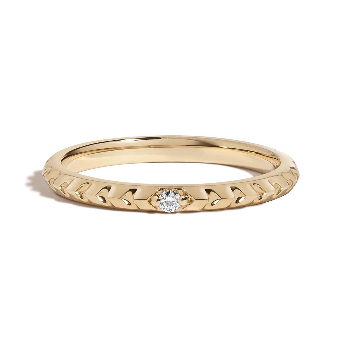 Brilliant Cut Clea Ring, Textured Yellow Gold Ring with Diamond For Sale