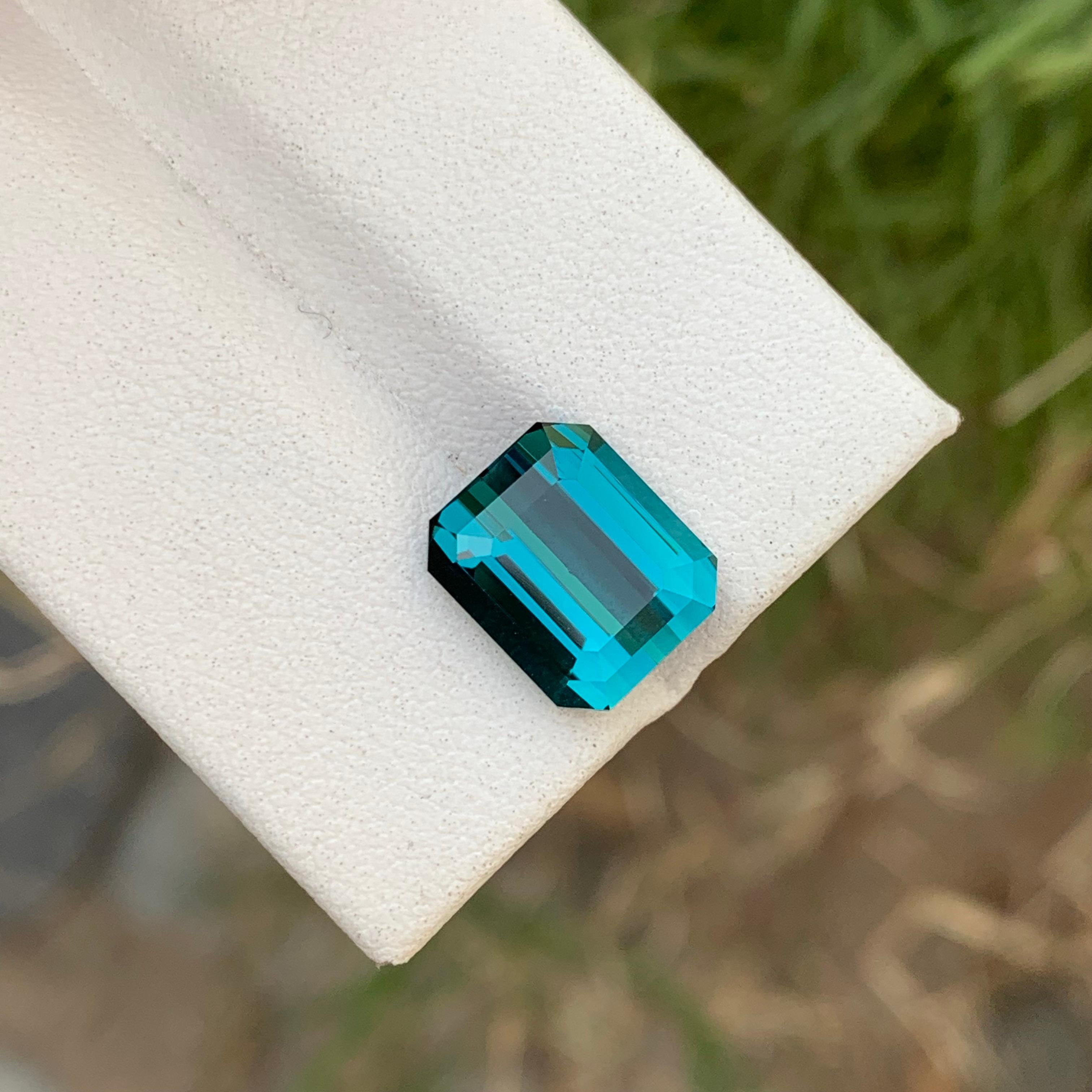 Arts and Crafts Pulito 4,50 Carati Nature sciolto Indicolite Tormalina forma smeraldo Anello Gemma in vendita
