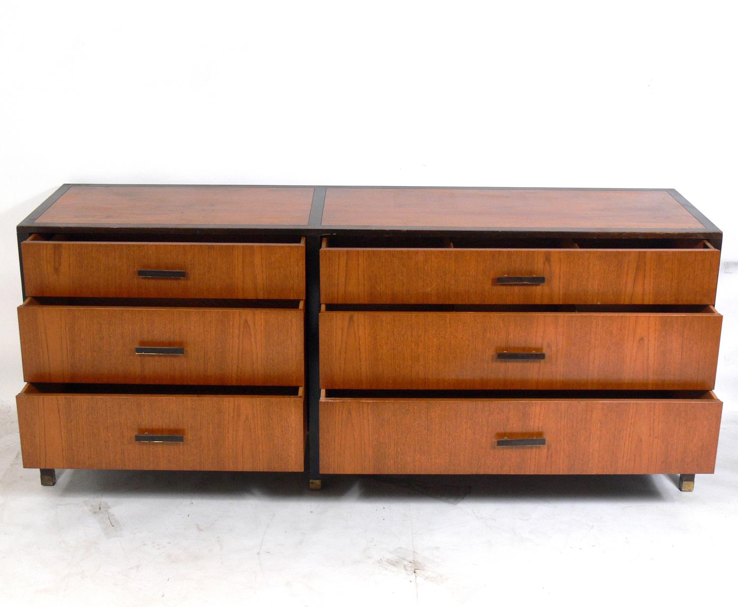 Mid-Century Modern Clean Lined Harvey Probber Chest in Rosewood and Mahogany
