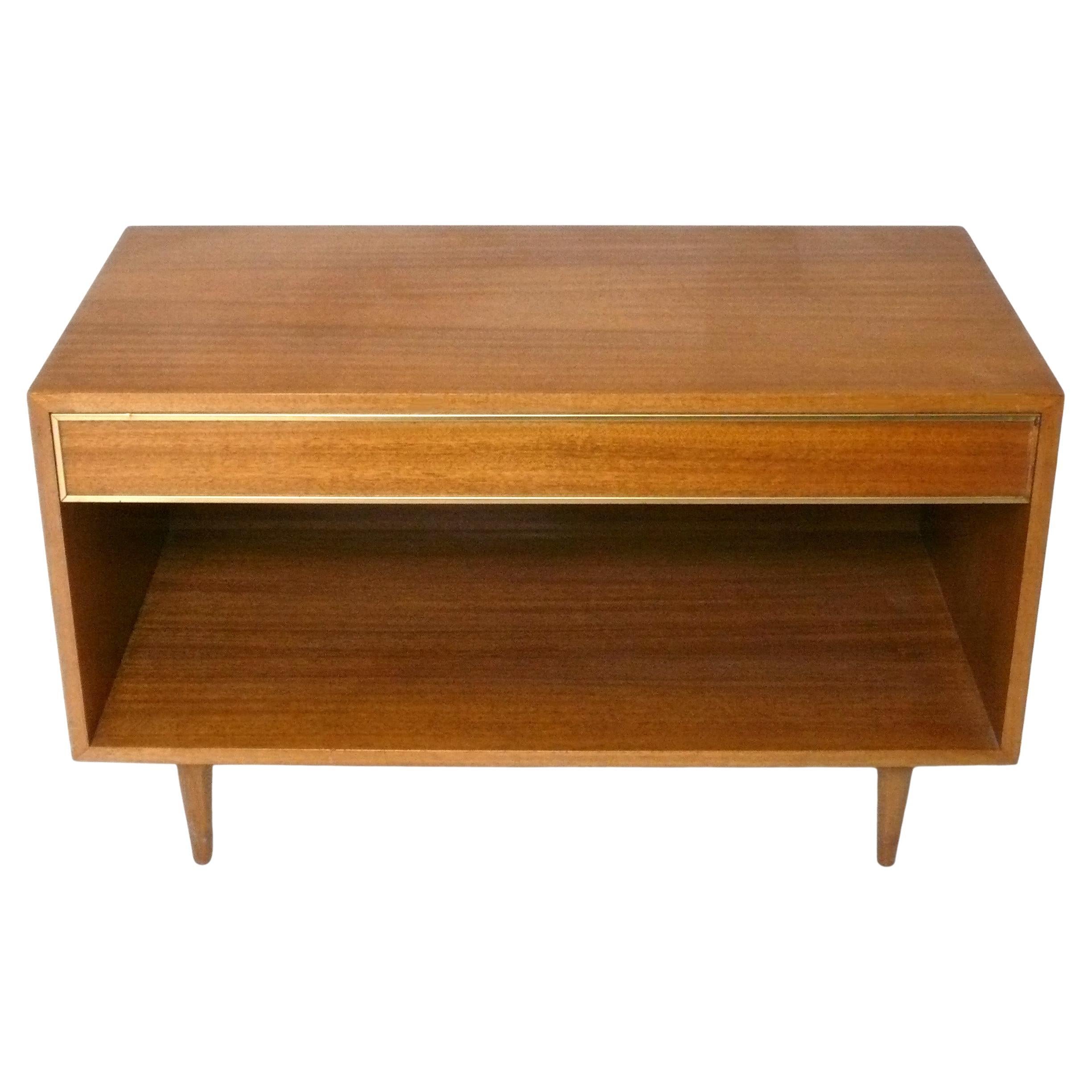 Table de nuit moderne aux lignes épurées Design/One par Harvey Probber Refinished Your Color