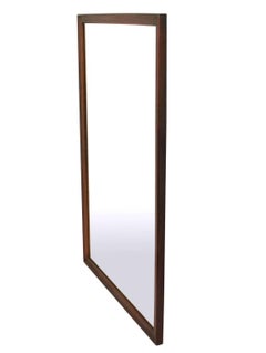 Espejo de nogal de líneas limpias de Kipp Stewart para Drexel