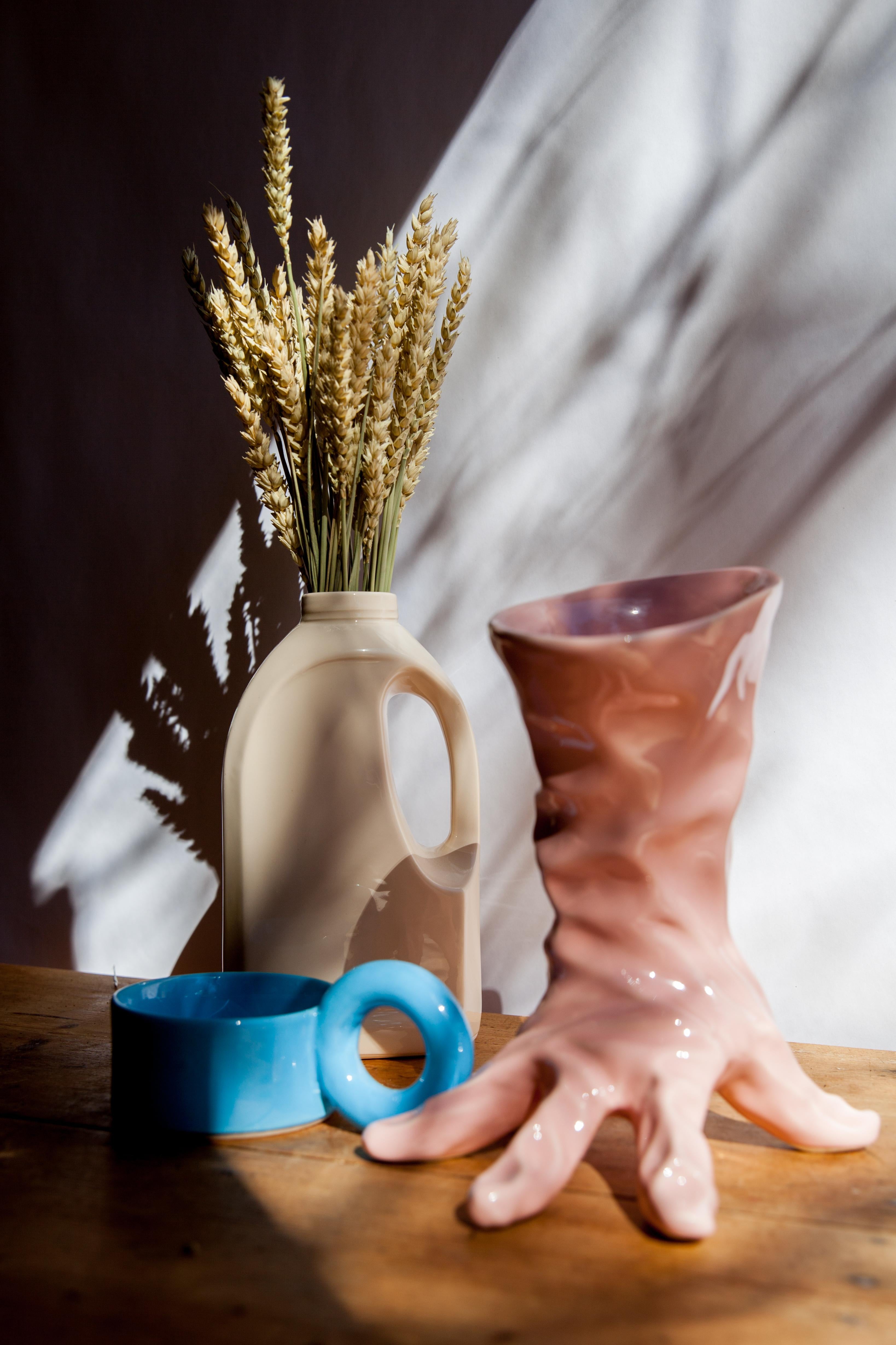 Cleaning Glove Vase by Lola Mayeras In New Condition In Geneve, CH