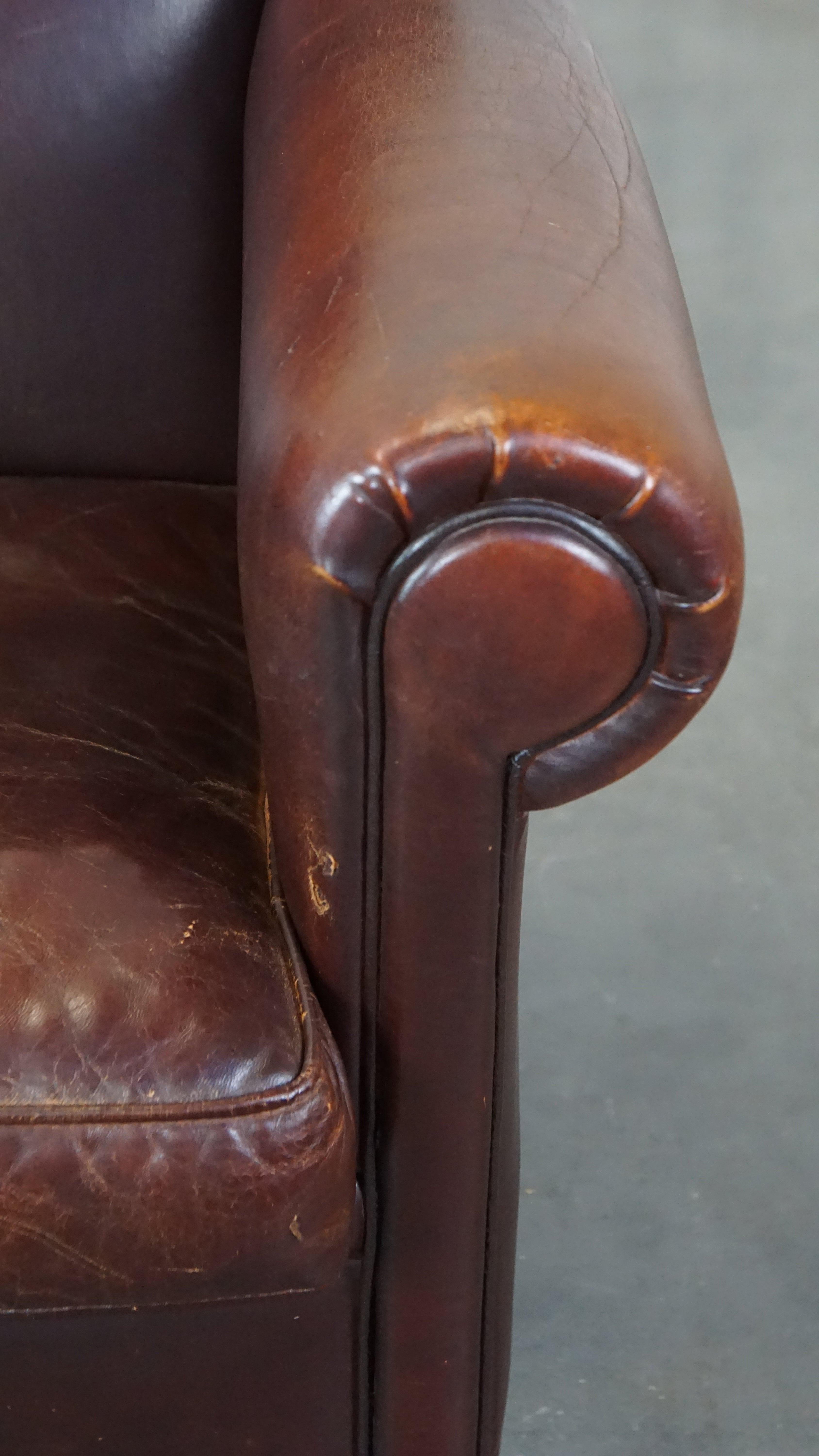 Fauteuil en peau de mouton à la finition soignée en vente 5