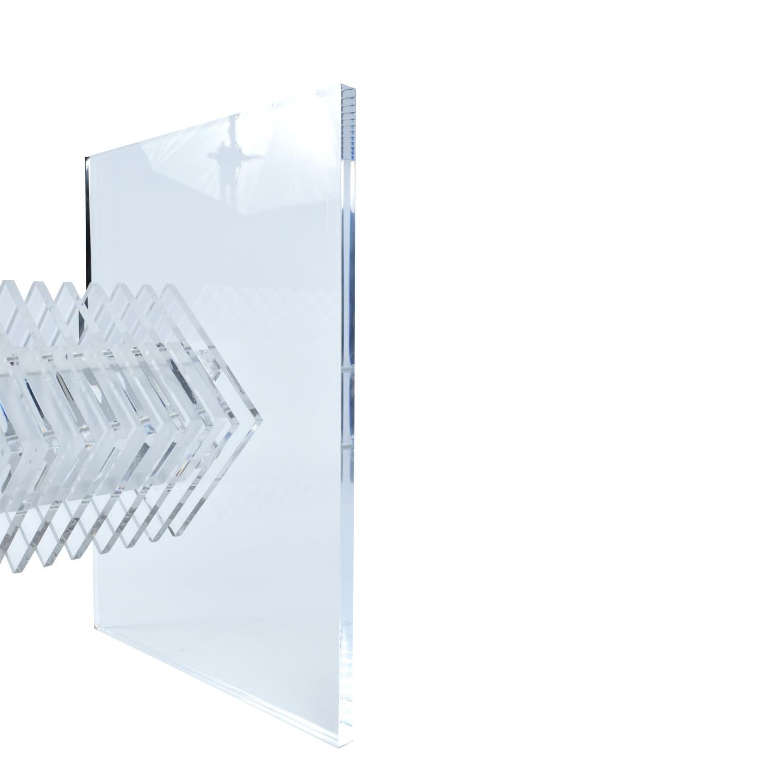 table basse acrylique transparente