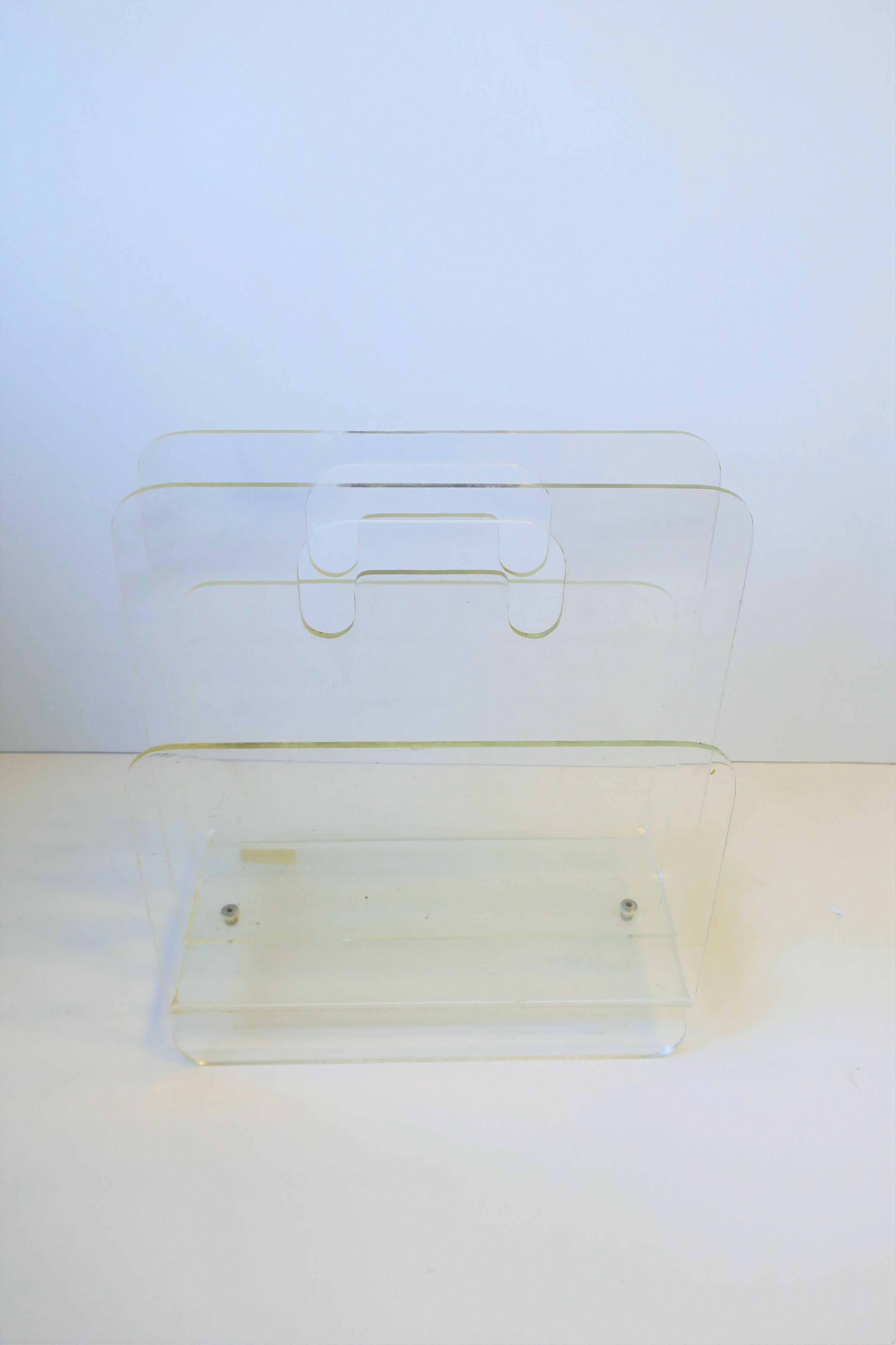 Acrylic Lucite Magazine Holder Stand, 1976 In Good Condition For Sale In New York, NY