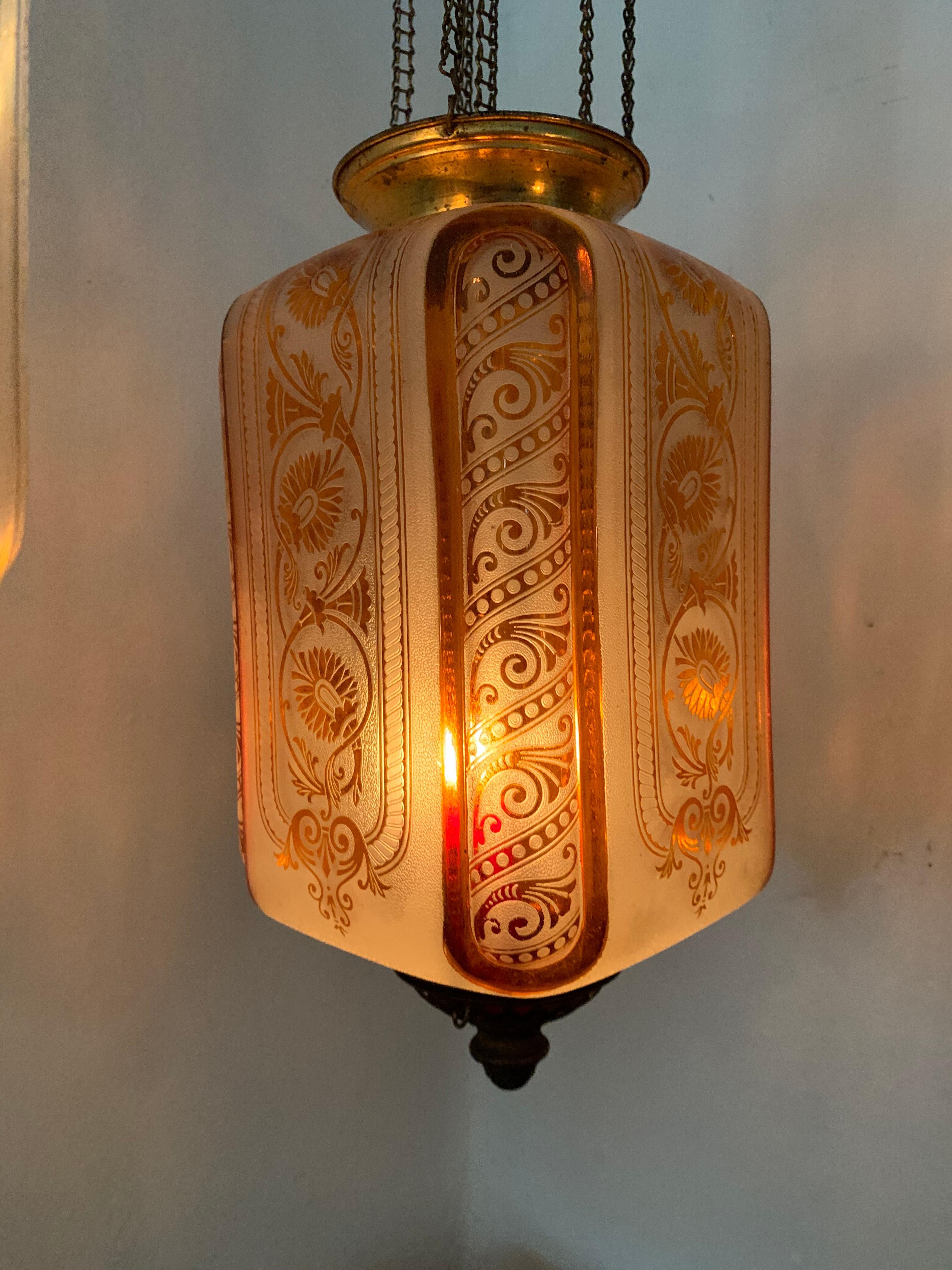 Late 19th or early 20th century glass Lantern by Baccarat France, marked Baccarat Depose.
Produced in an Art Nouveau style with palmettes and scrolls
It can hold a candle as depicted (we recommend using battery operated candles for safety issues)