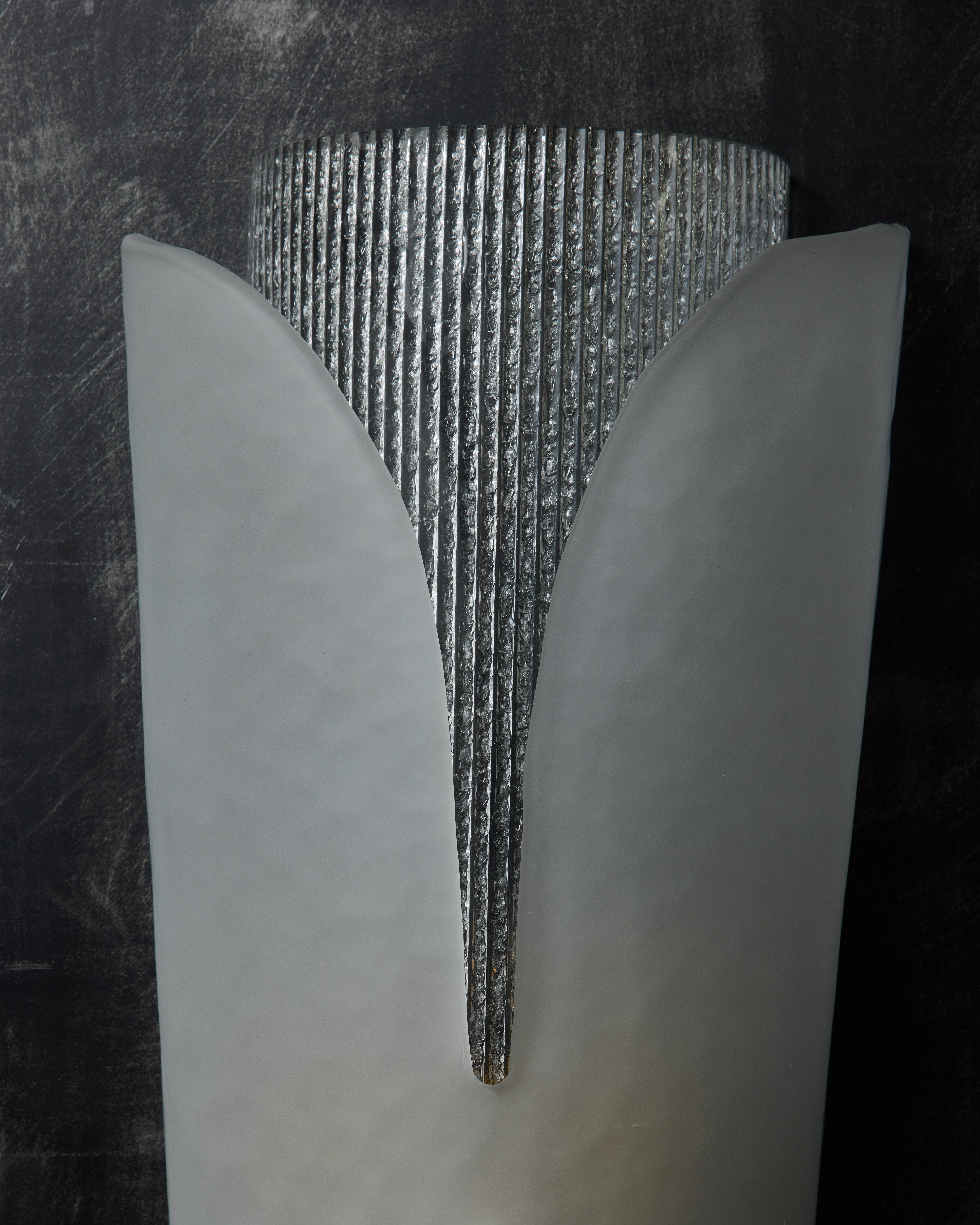 Clear and Frosted Textured Murano Glass Wall Sconces In New Condition For Sale In Saint-Ouen, IDF