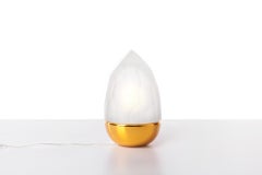 Lampe de bureau Mr. Flame transparente et dorée par Dechem Studio