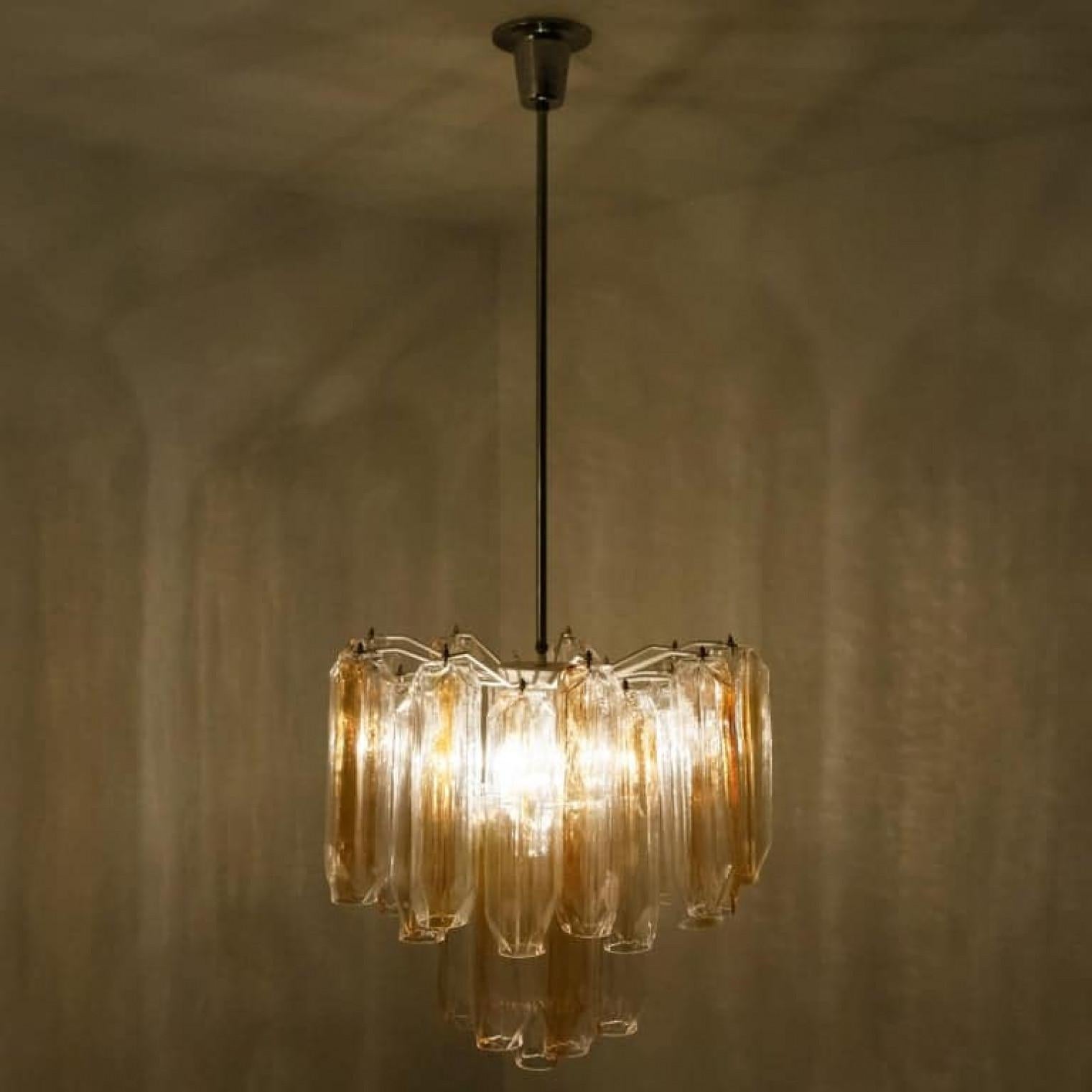 Lampadario a tubi di vetro angolati trasparenti e arancioni/ambra di J.T. Kalmar in vendita 1