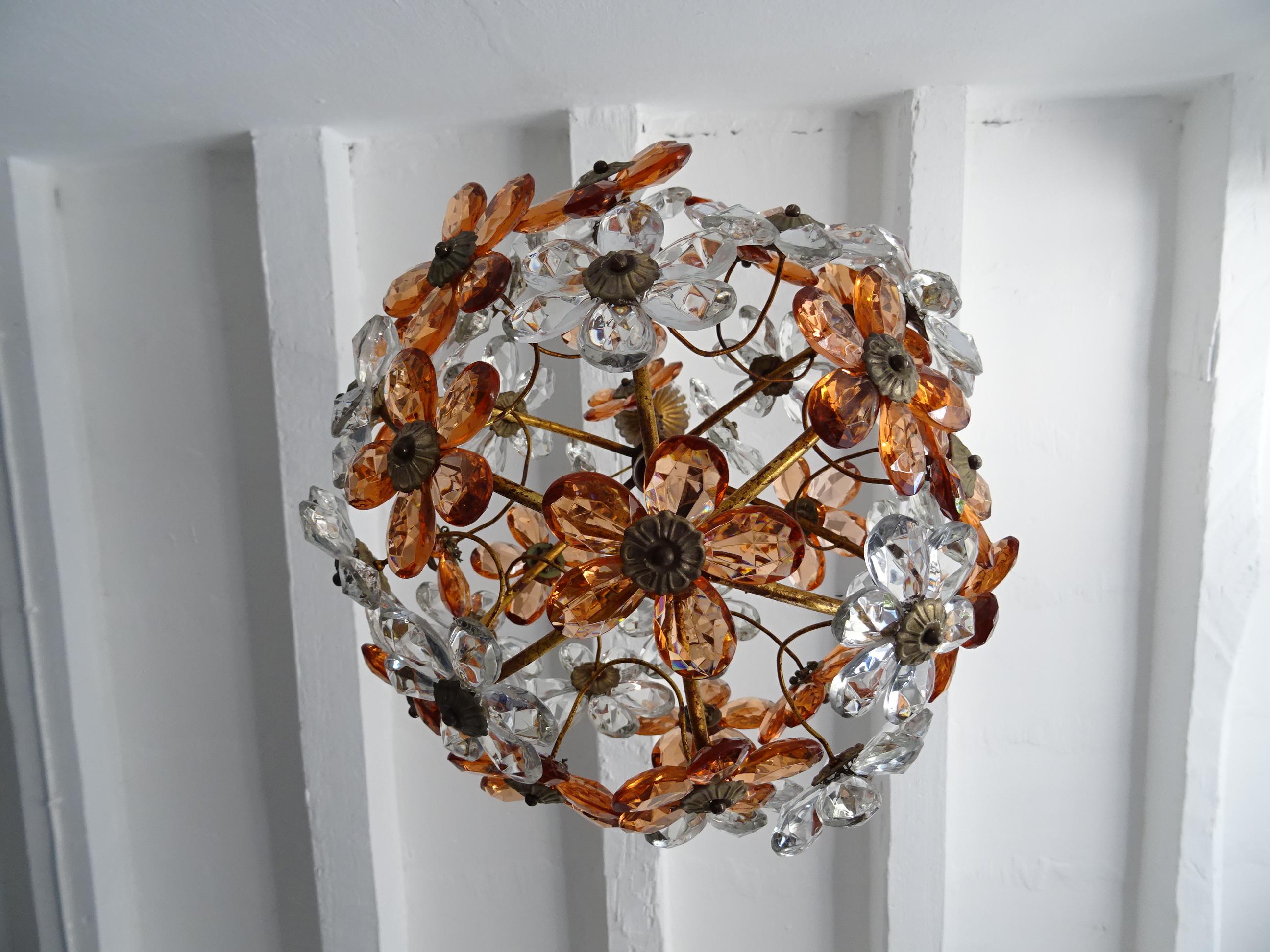 Clear and Peach Crystal Flowers Maison Baguès Style Chandelier, c 1920 In Good Condition For Sale In Modena (MO), Modena (Mo)