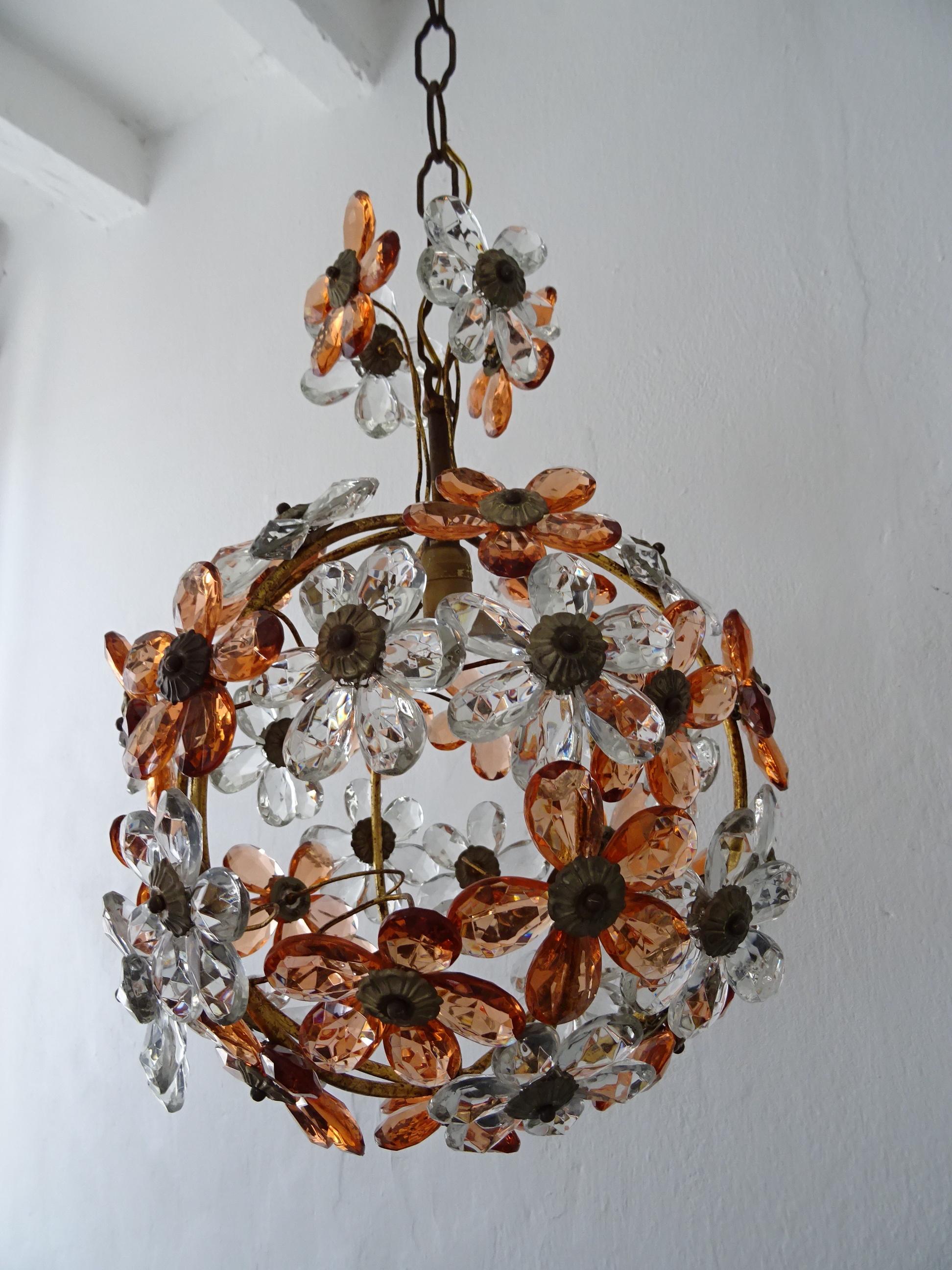 Clear and Peach Crystal Flowers Maison Baguès Style Chandelier, c 1920 For Sale 1
