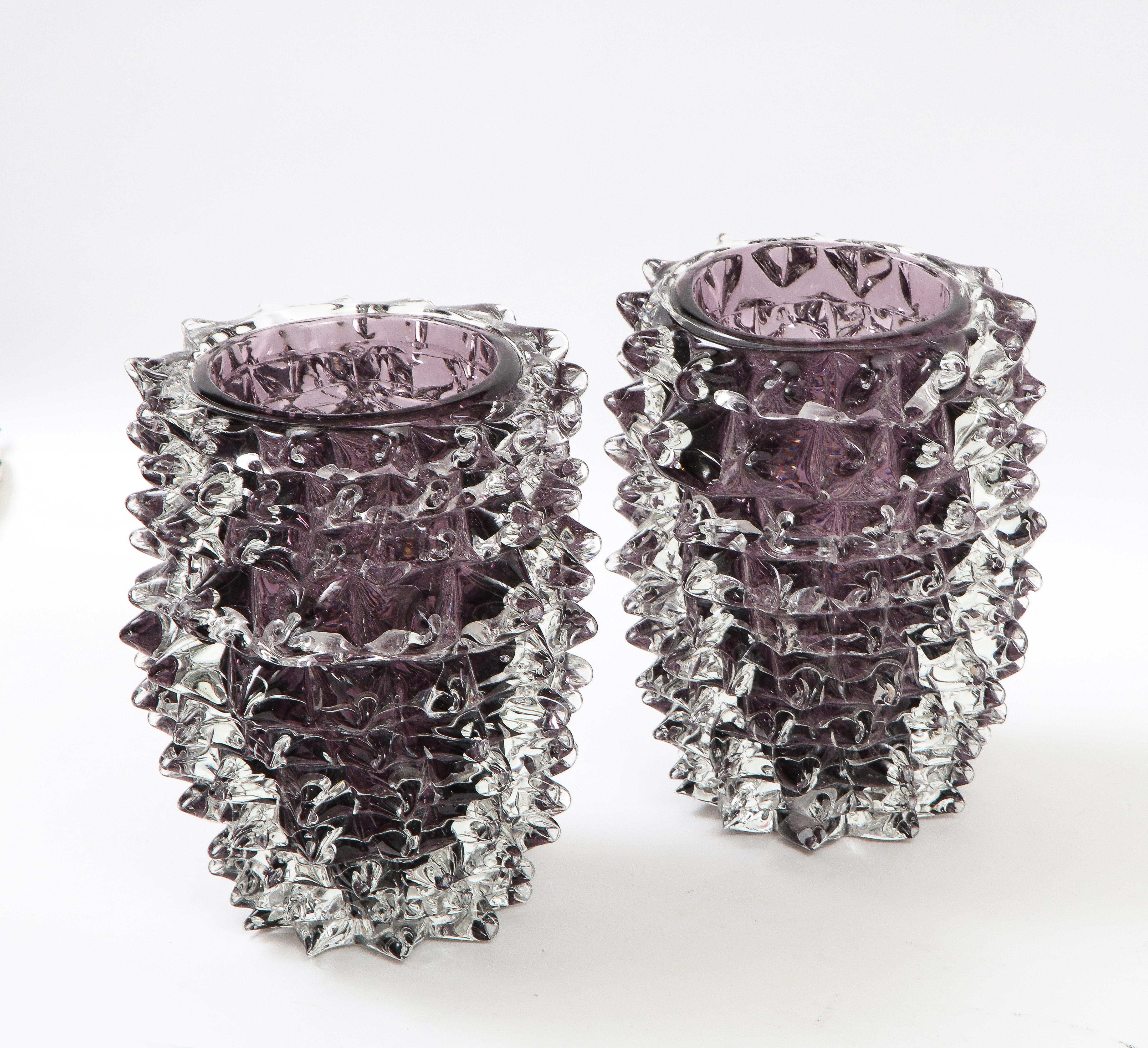 Vasen aus klarem und violettem Rostrato-Muranoglas von Toso, Italien 2022, signiert im Angebot 2
