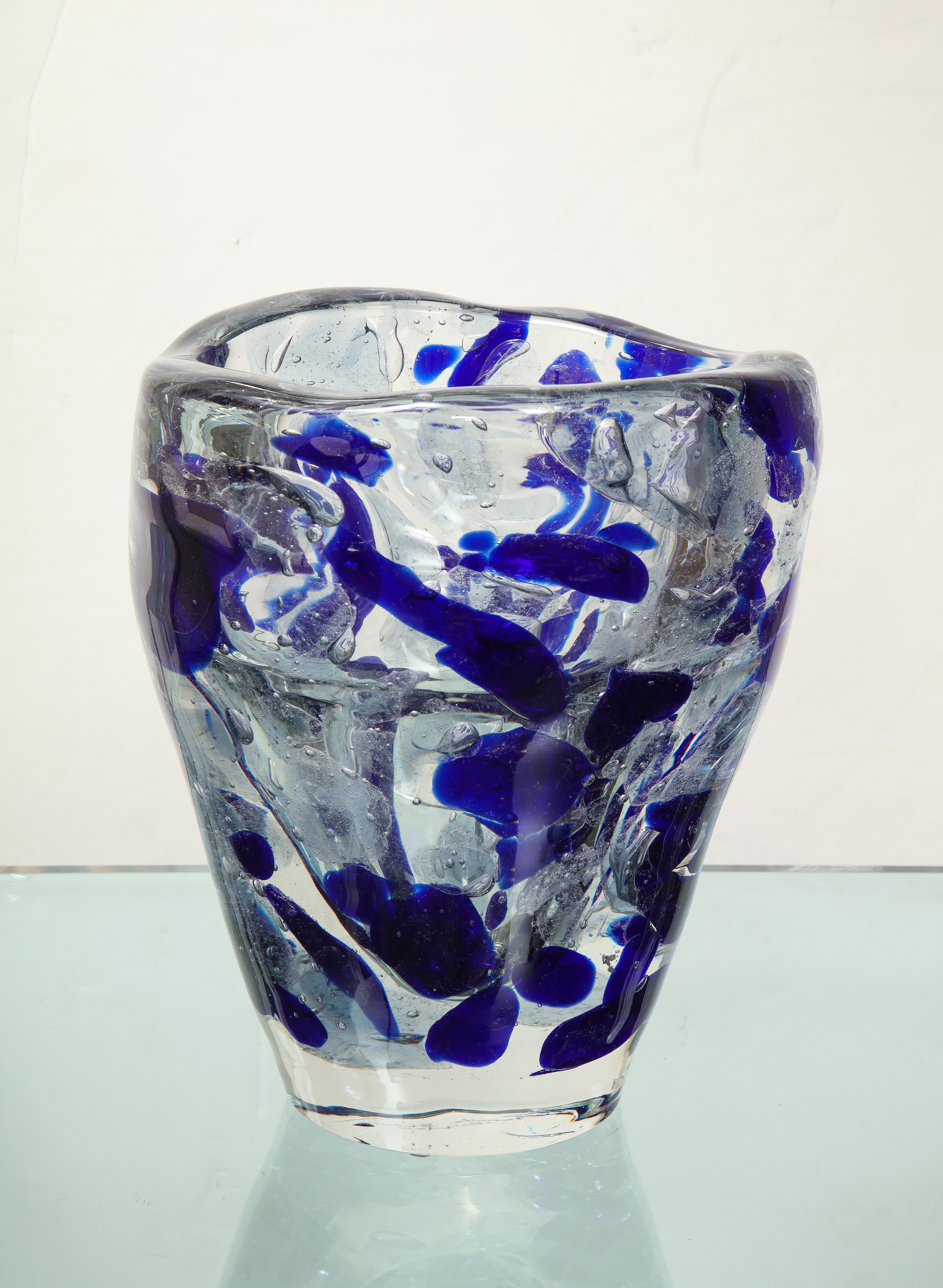 Clear and Royal Blue Murano Glass Pollock Vase In New Condition For Sale In New York, NY