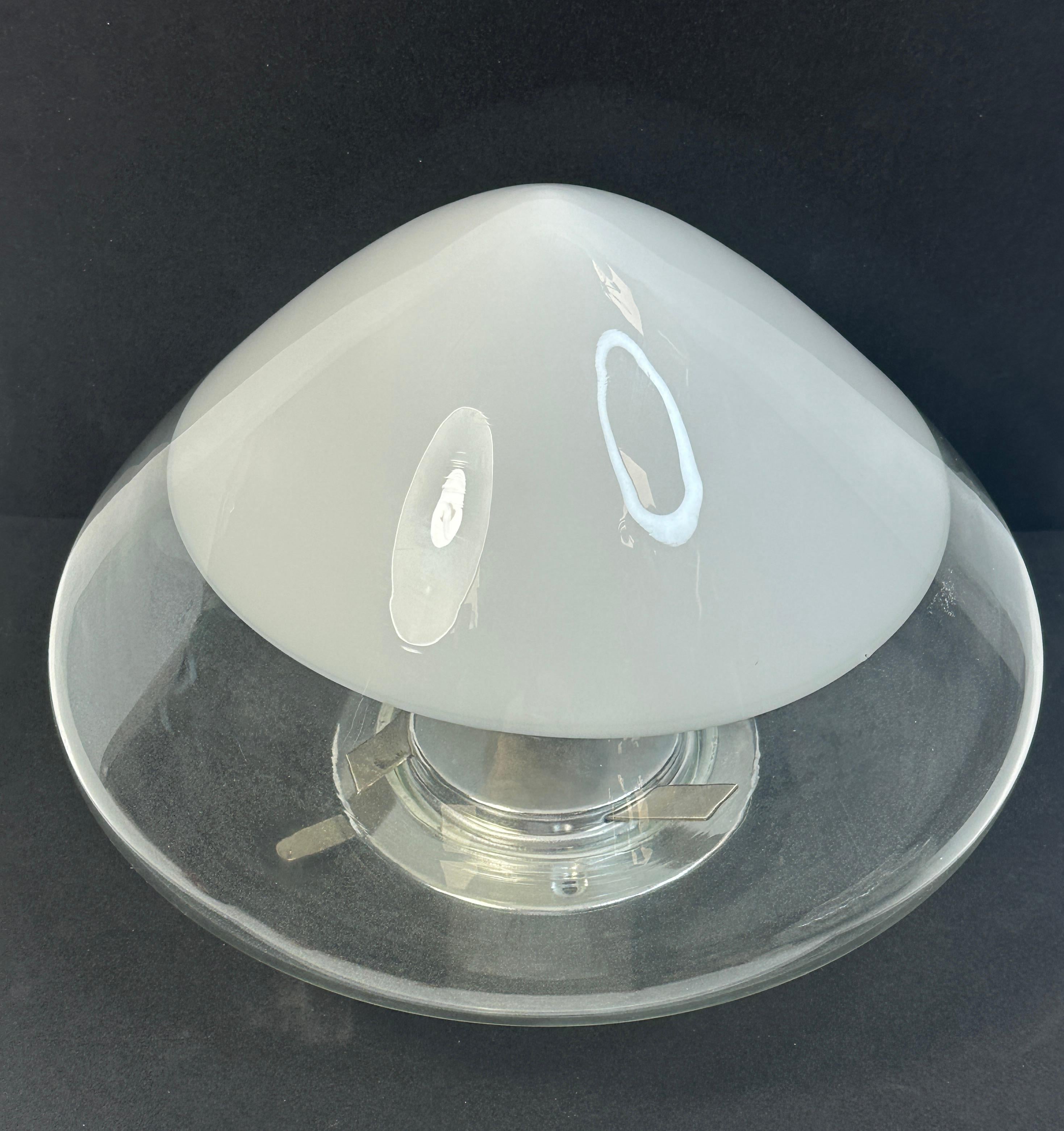 Clear and White Murano Glass Flush Mount Ceiling Light, Italy, 1970s In Good Condition For Sale In Nuernberg, DE