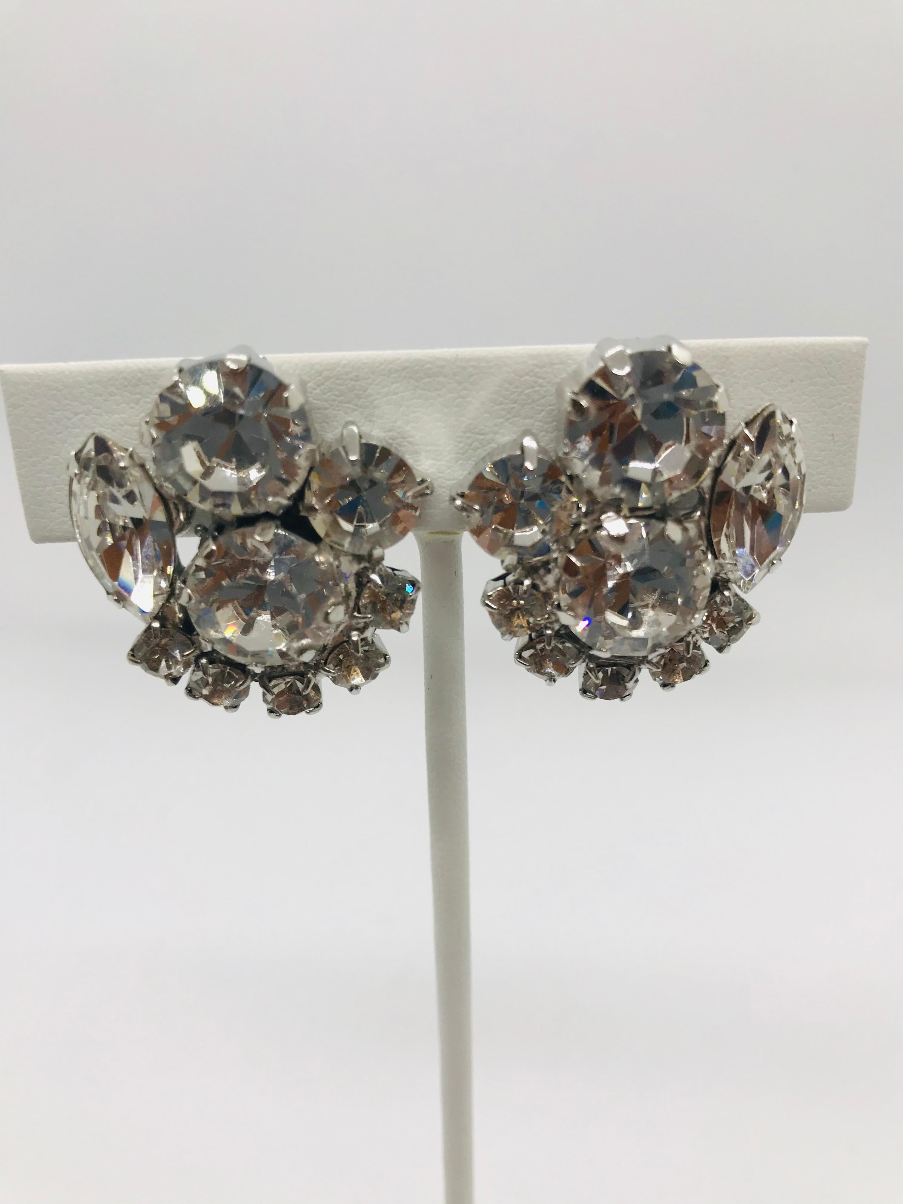 Retro Clear Austrian Crystal Button Cluster Rhodium Clip Earrings For Sale