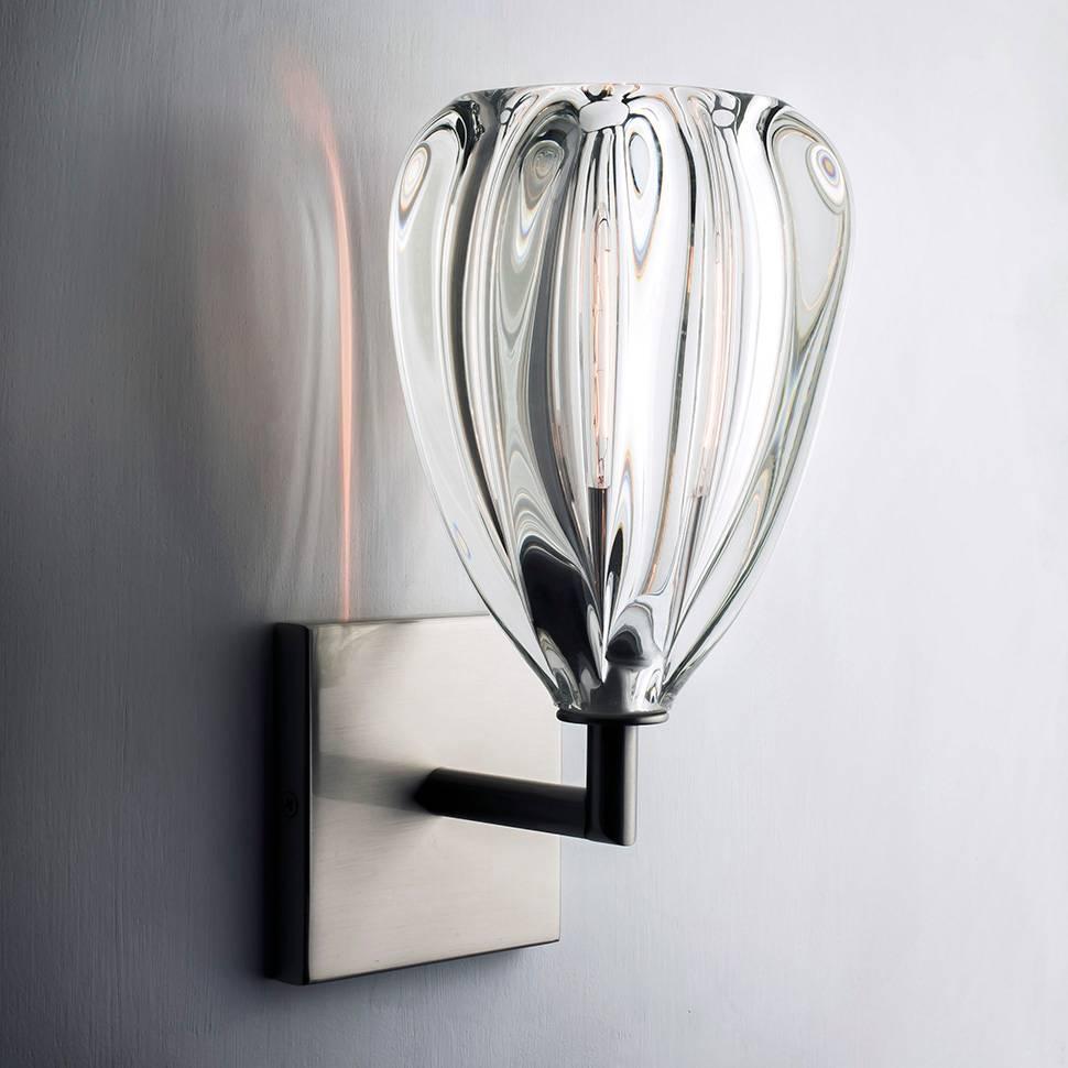 Barnacle Cone Elbow Wandleuchter, mundgeblasenes Klarglas – auf Bestellung gefertigt im Zustand „Neu“ im Angebot in Aliso Viejo, CA