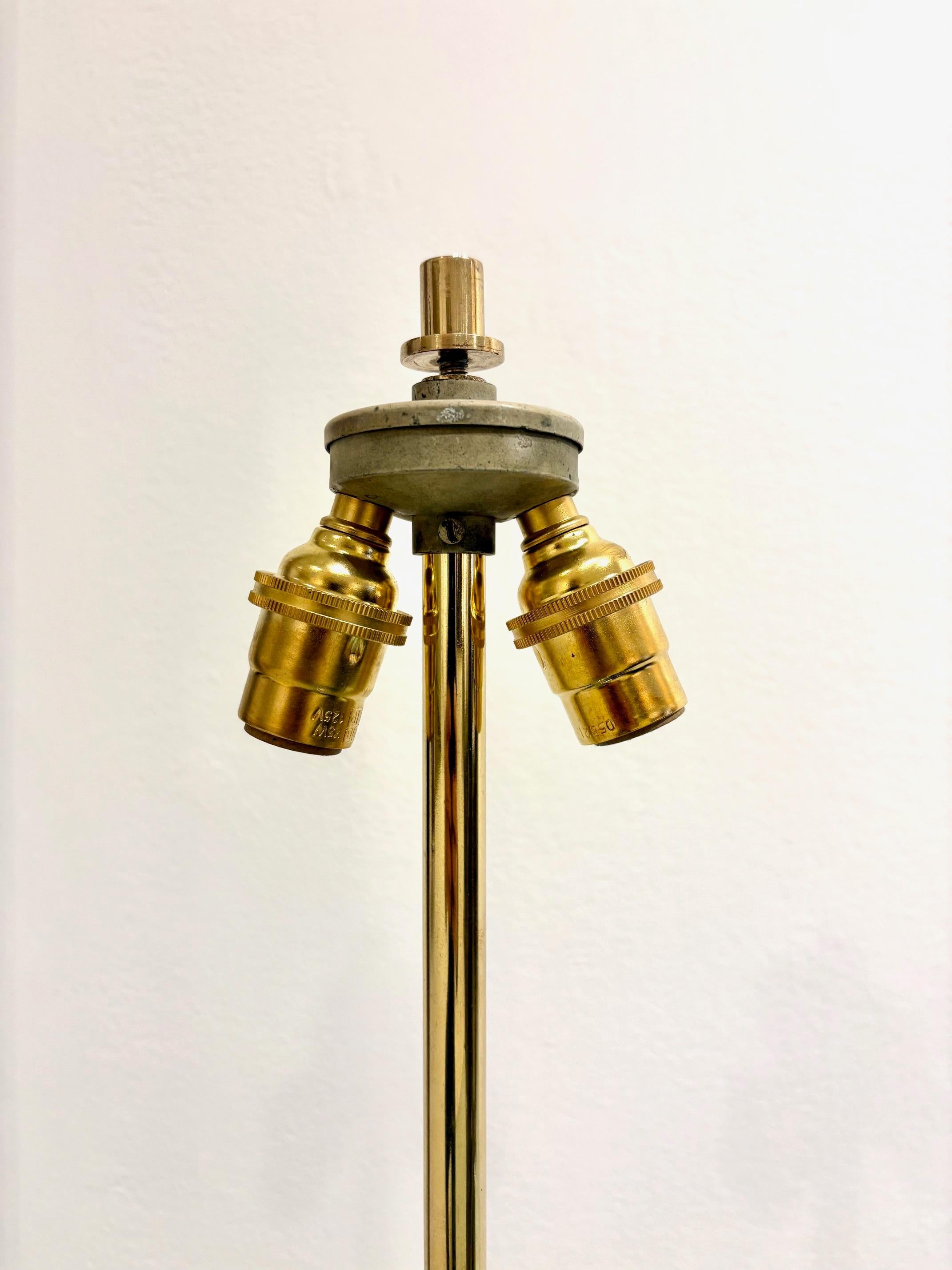 Lampada da tavolo in vetro blu trasparente e ottone di Pietro Chiesa per Fontana Arte in vendita 2