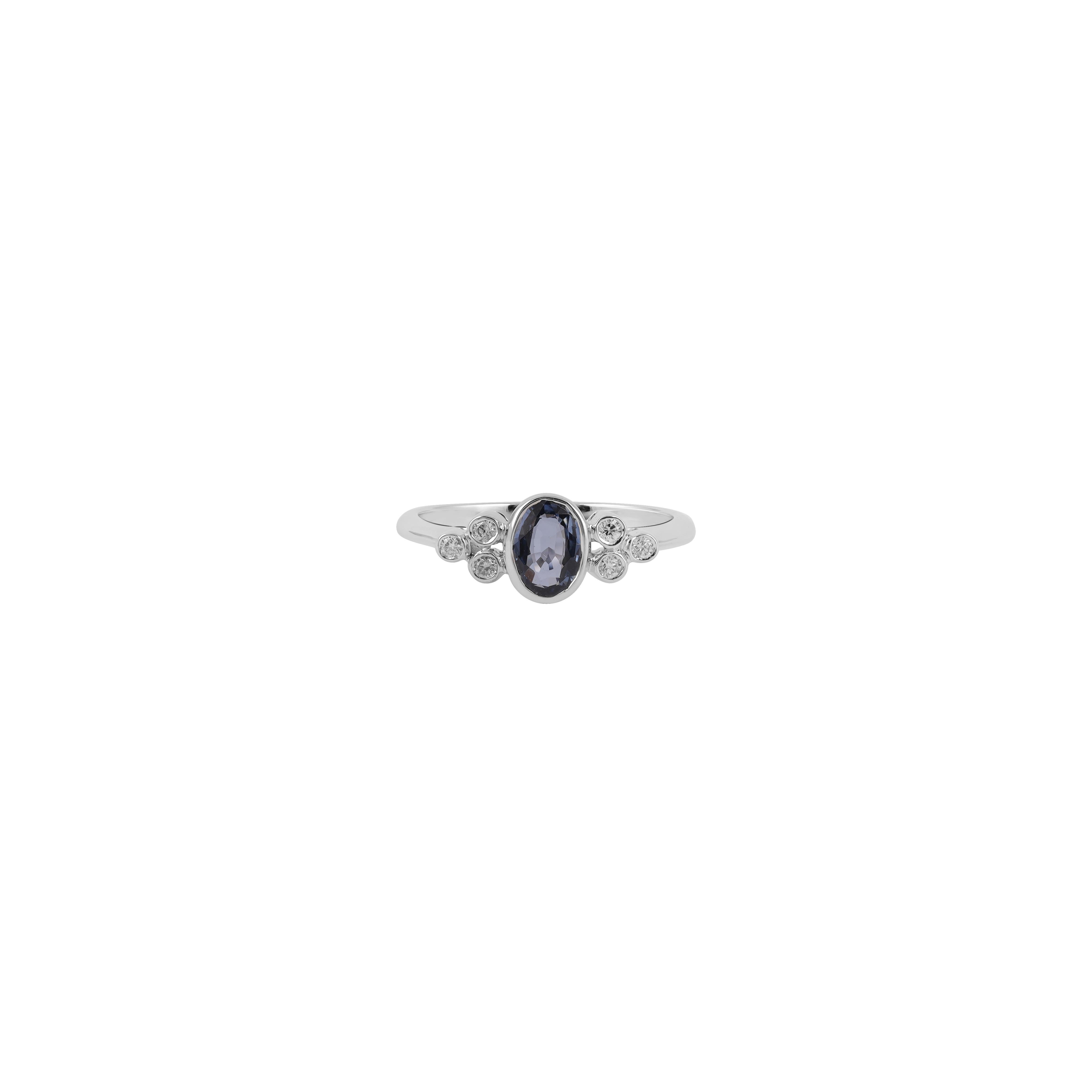  Ring aus 18 Karat Gold mit klarem, blauem Saphir und rundem Diamanten im Brillantschliff  (Ovalschliff) im Angebot