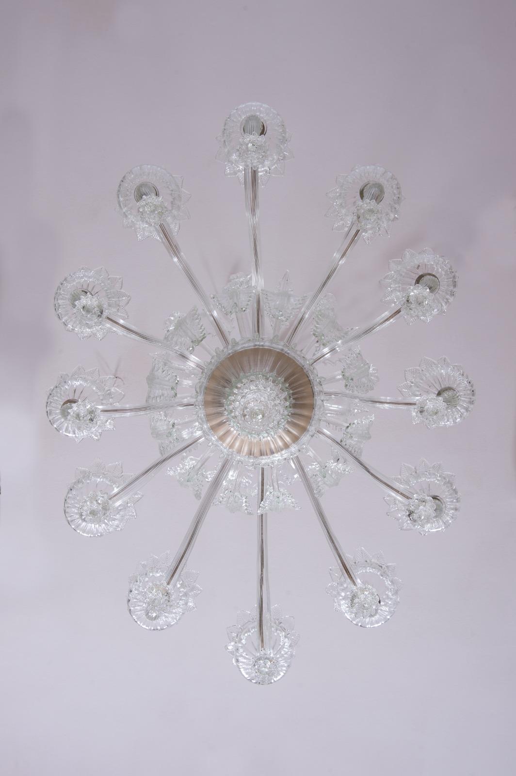 Klarer Gänseblümchen-Kronleuchter aus Muranoglas mit 12 Lichtern, 21. Jahrhundert, Italien 12
