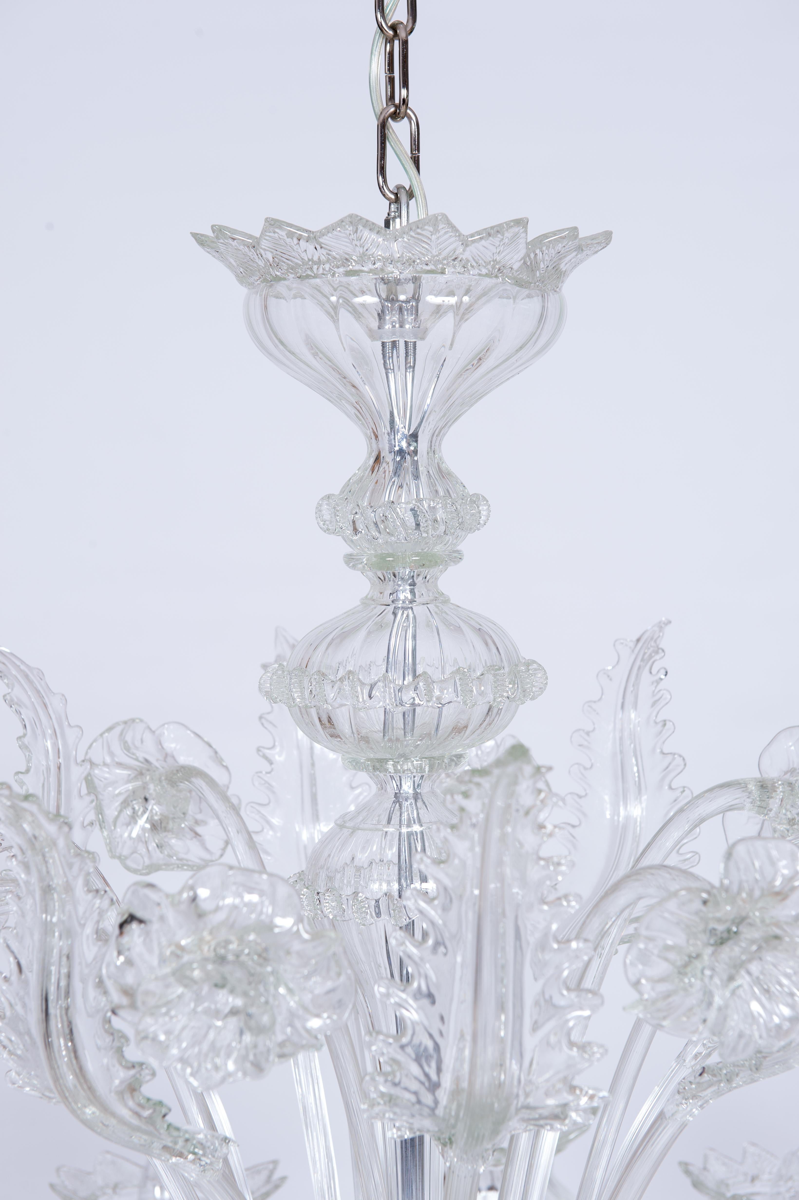 Klarer Gänseblümchen-Kronleuchter aus Muranoglas mit 12 Lichtern, 21. Jahrhundert, Italien 4