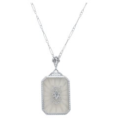 Collier pendentif en or blanc 14 carats serti de diamants et de cristal transparent